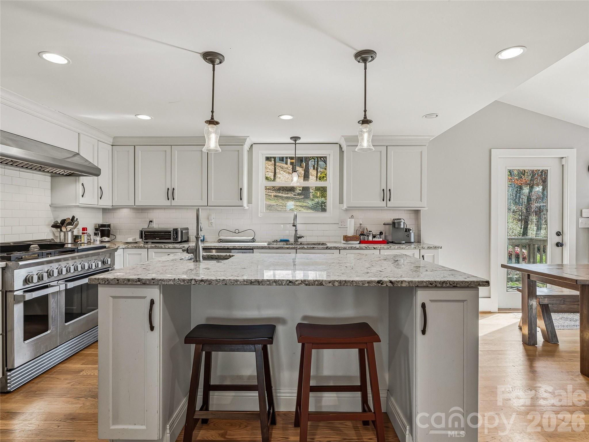 3 Perrion Avenue — Weaverville