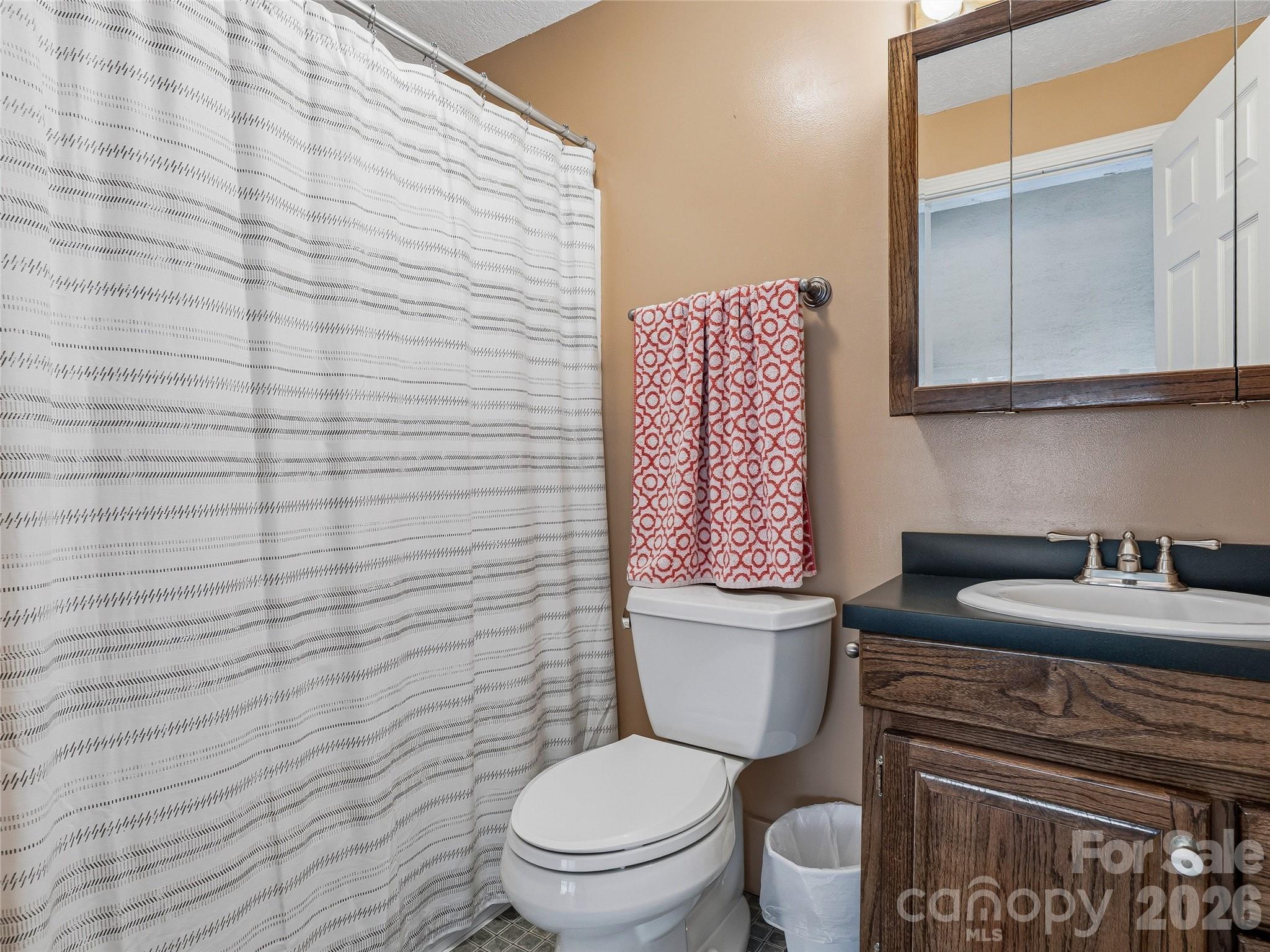 3 Perrion Avenue — Weaverville