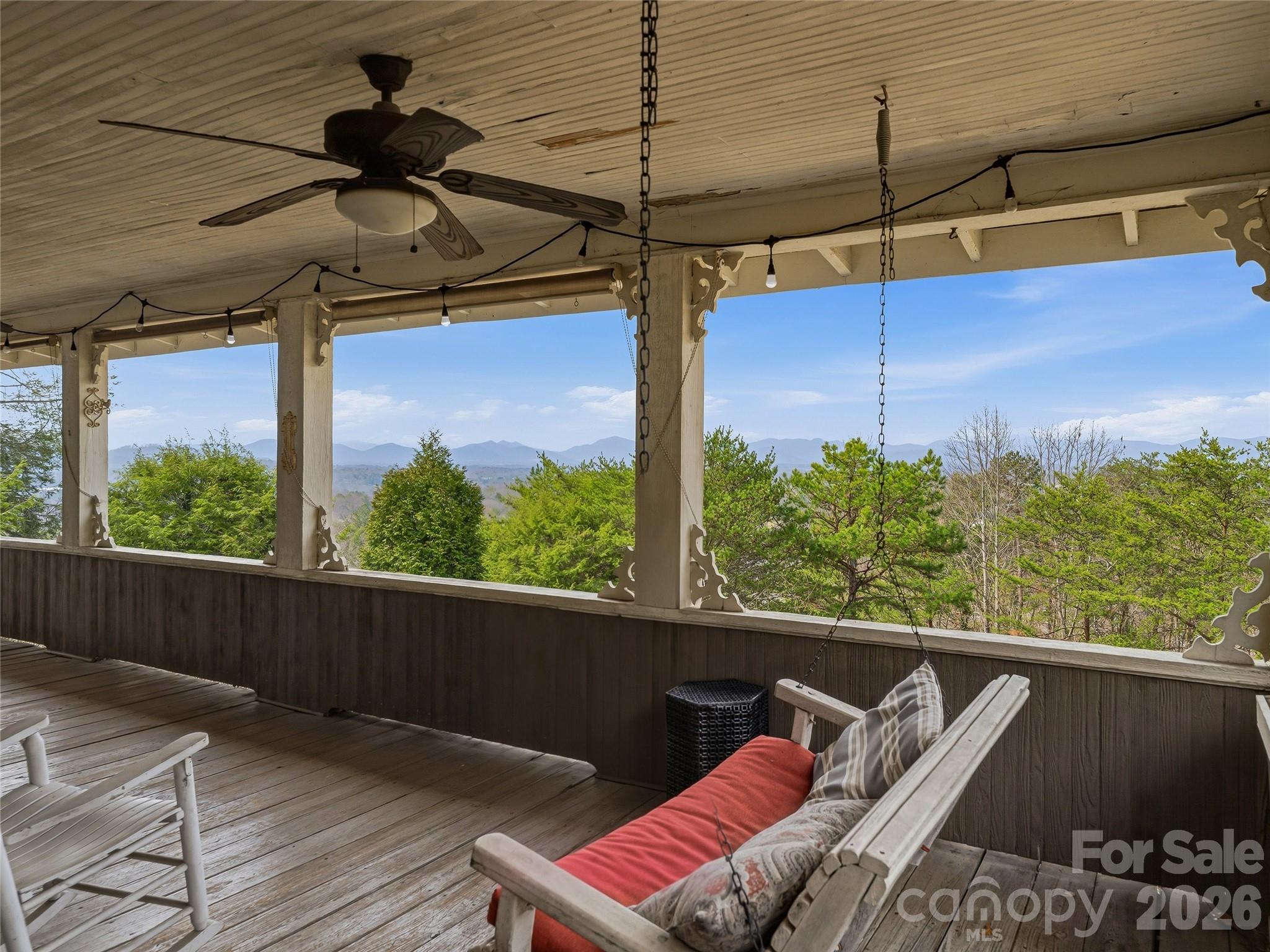 3 Perrion Avenue — Weaverville