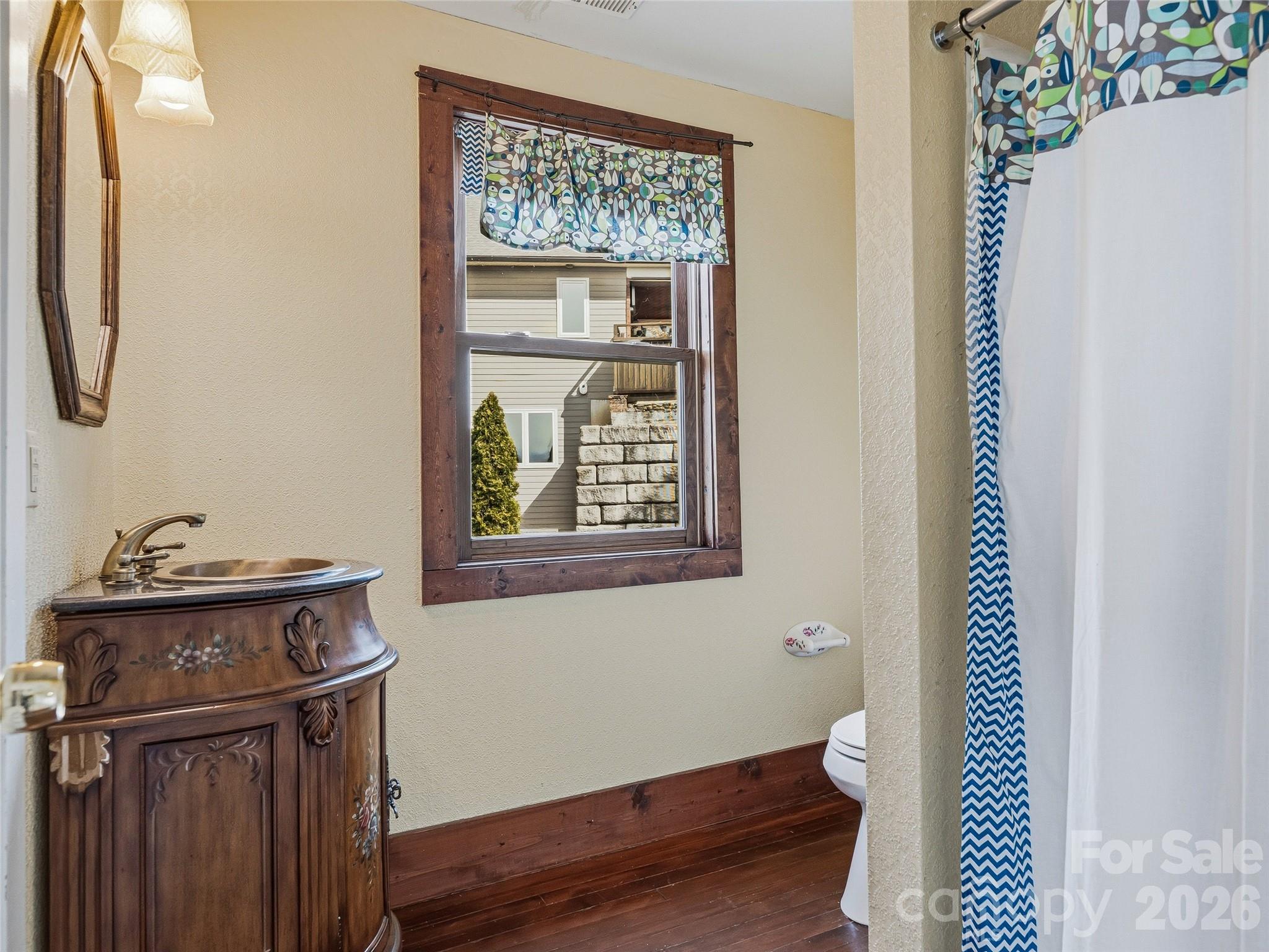 3 Perrion Avenue — Weaverville