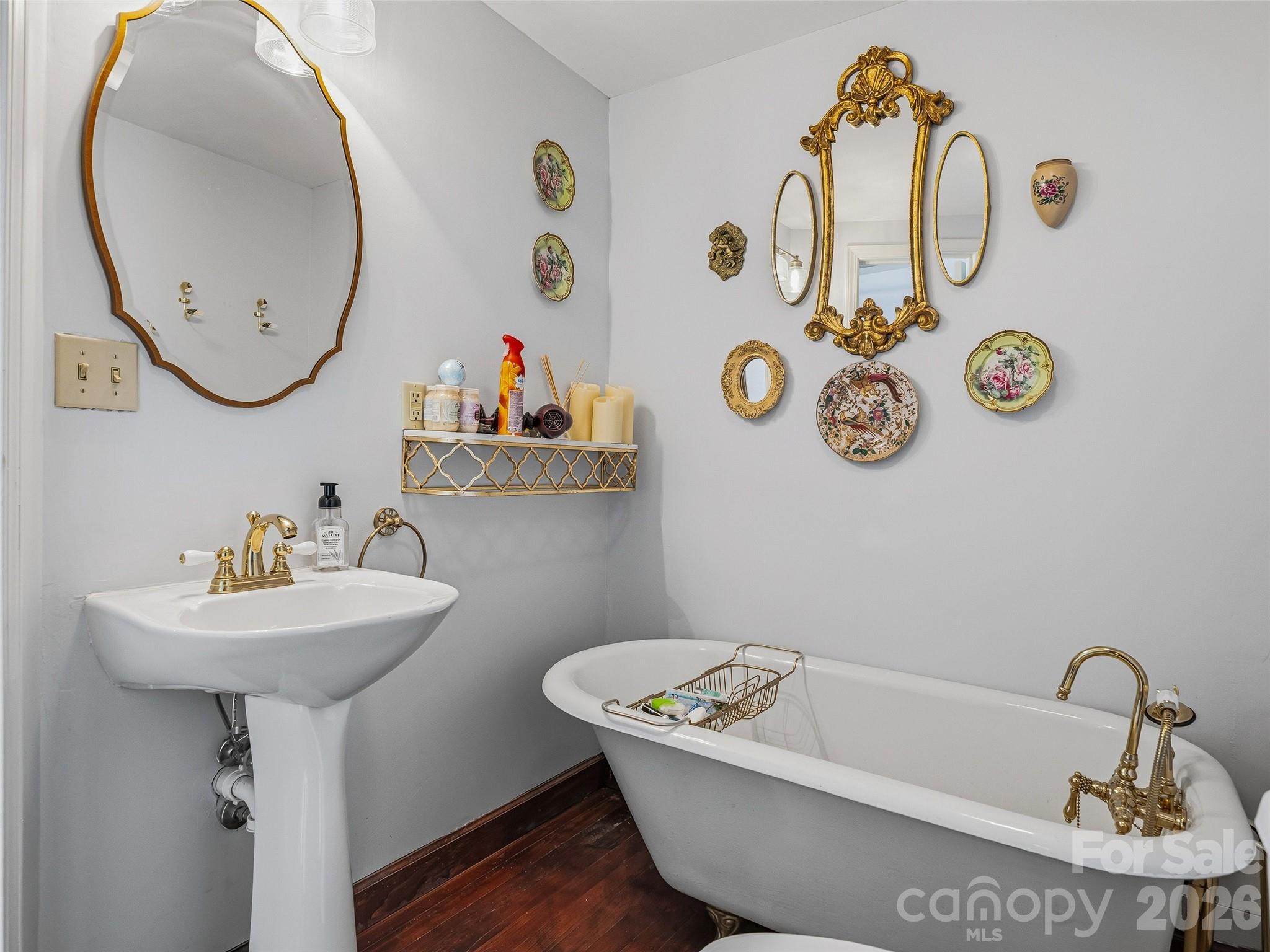 3 Perrion Avenue — Weaverville