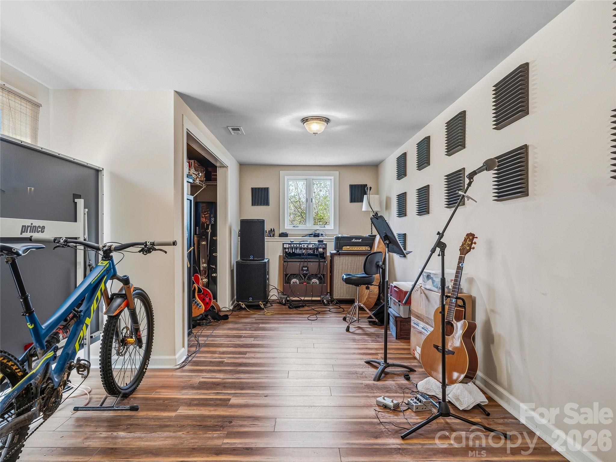 3 Perrion Avenue — Weaverville