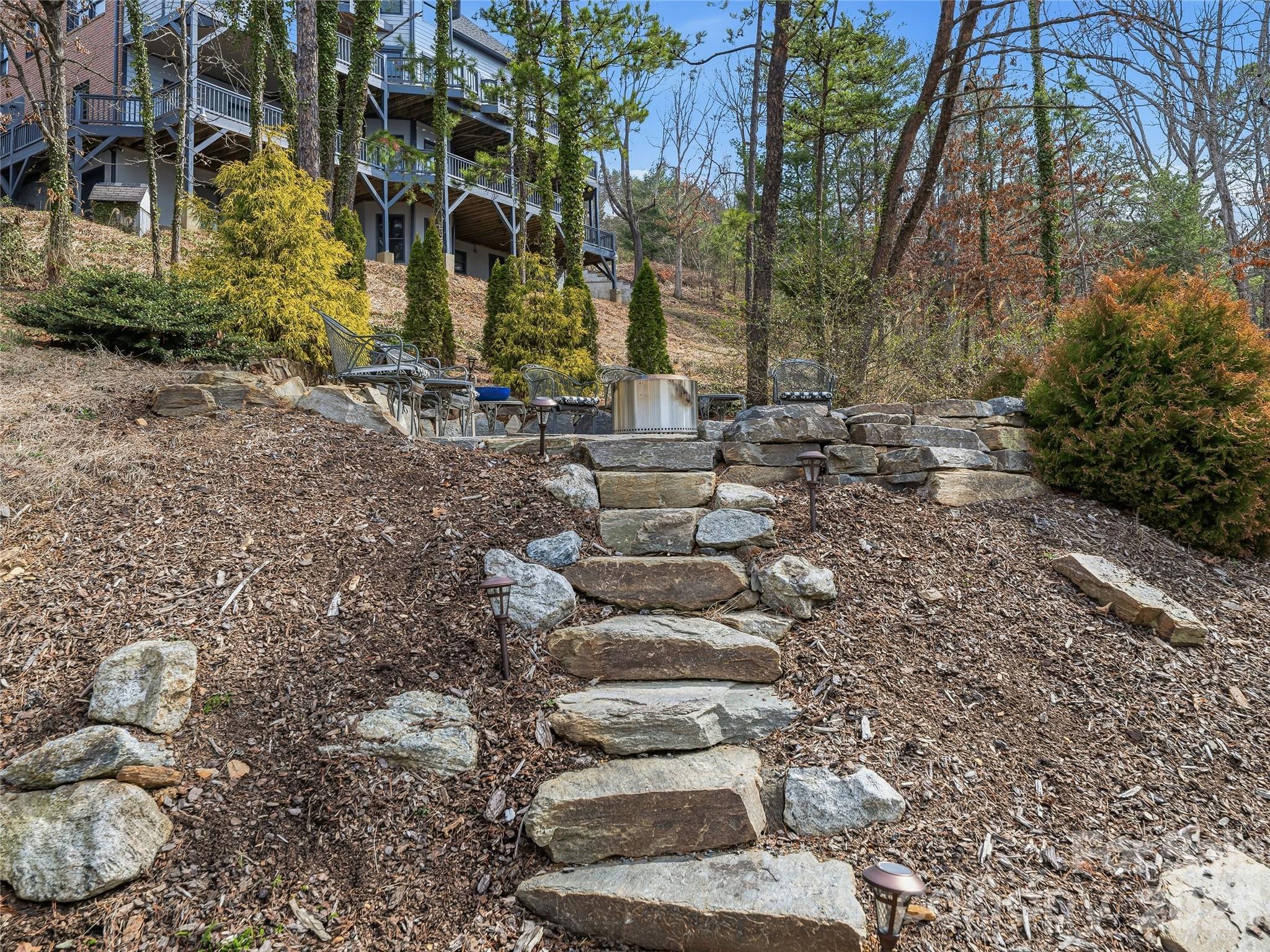 3 Perrion Avenue — Weaverville