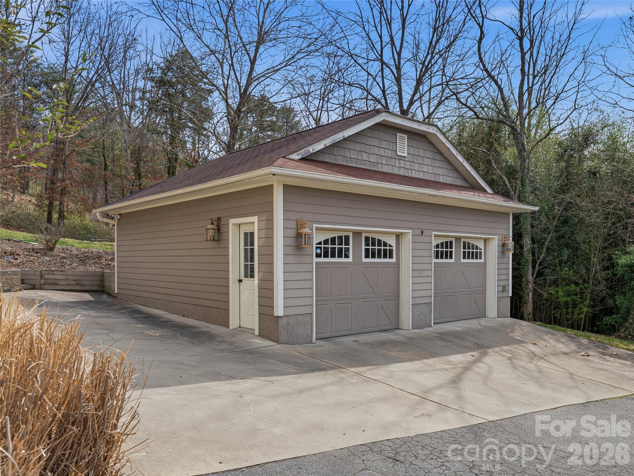 3 Perrion Avenue — Weaverville