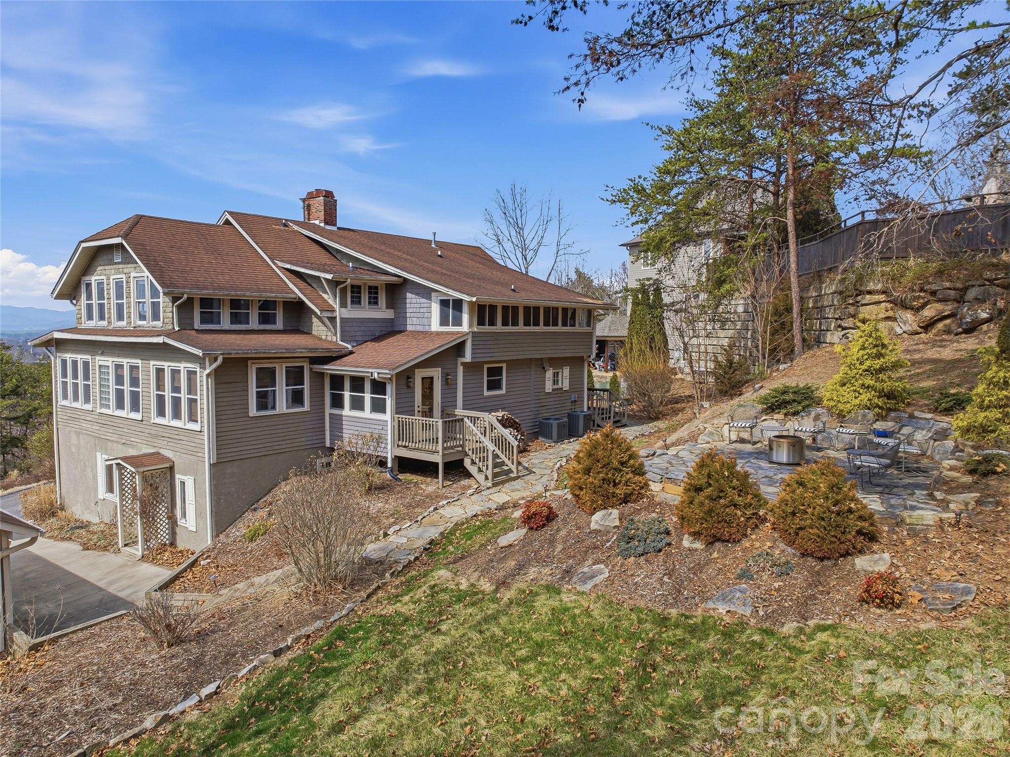 3 Perrion Avenue — Weaverville