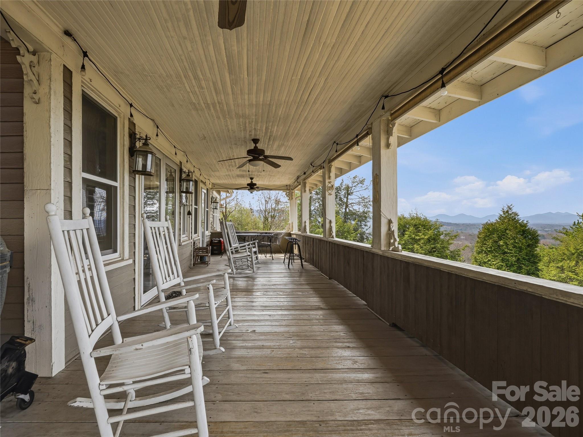 3 Perrion Avenue — Weaverville