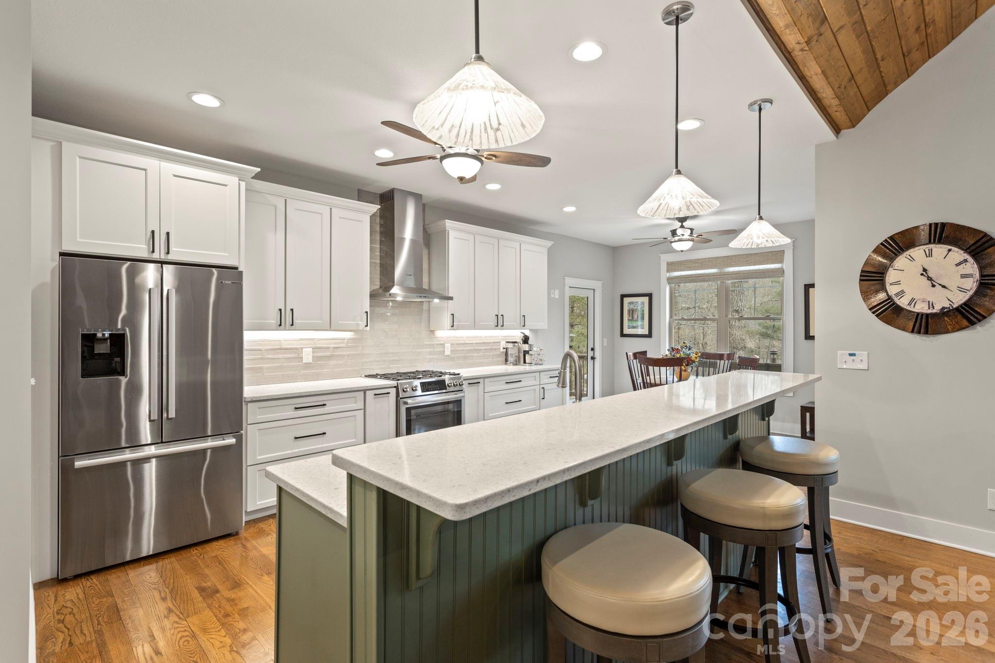 719 Overlook Drive — Flat Rock