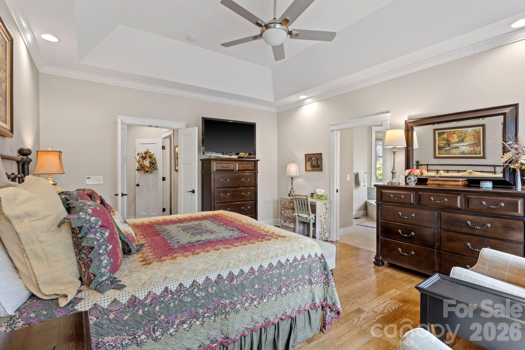 719 Overlook Drive — Flat Rock