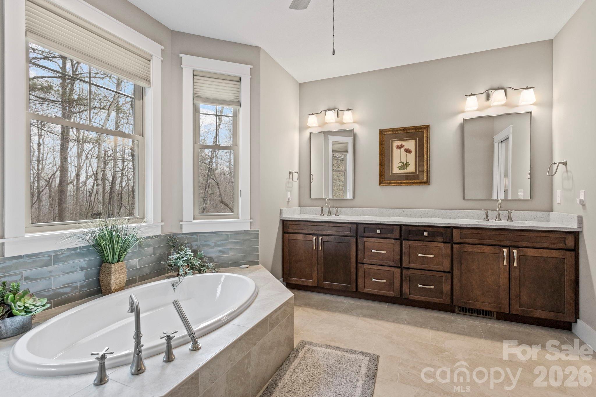 719 Overlook Drive — Flat Rock