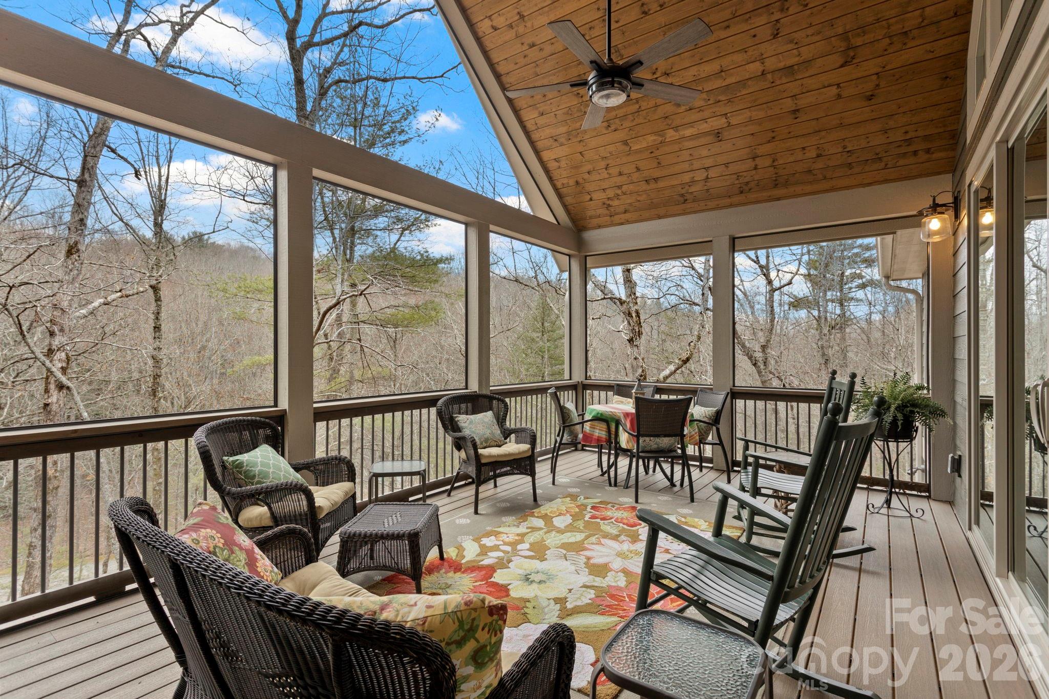 719 Overlook Drive — Flat Rock