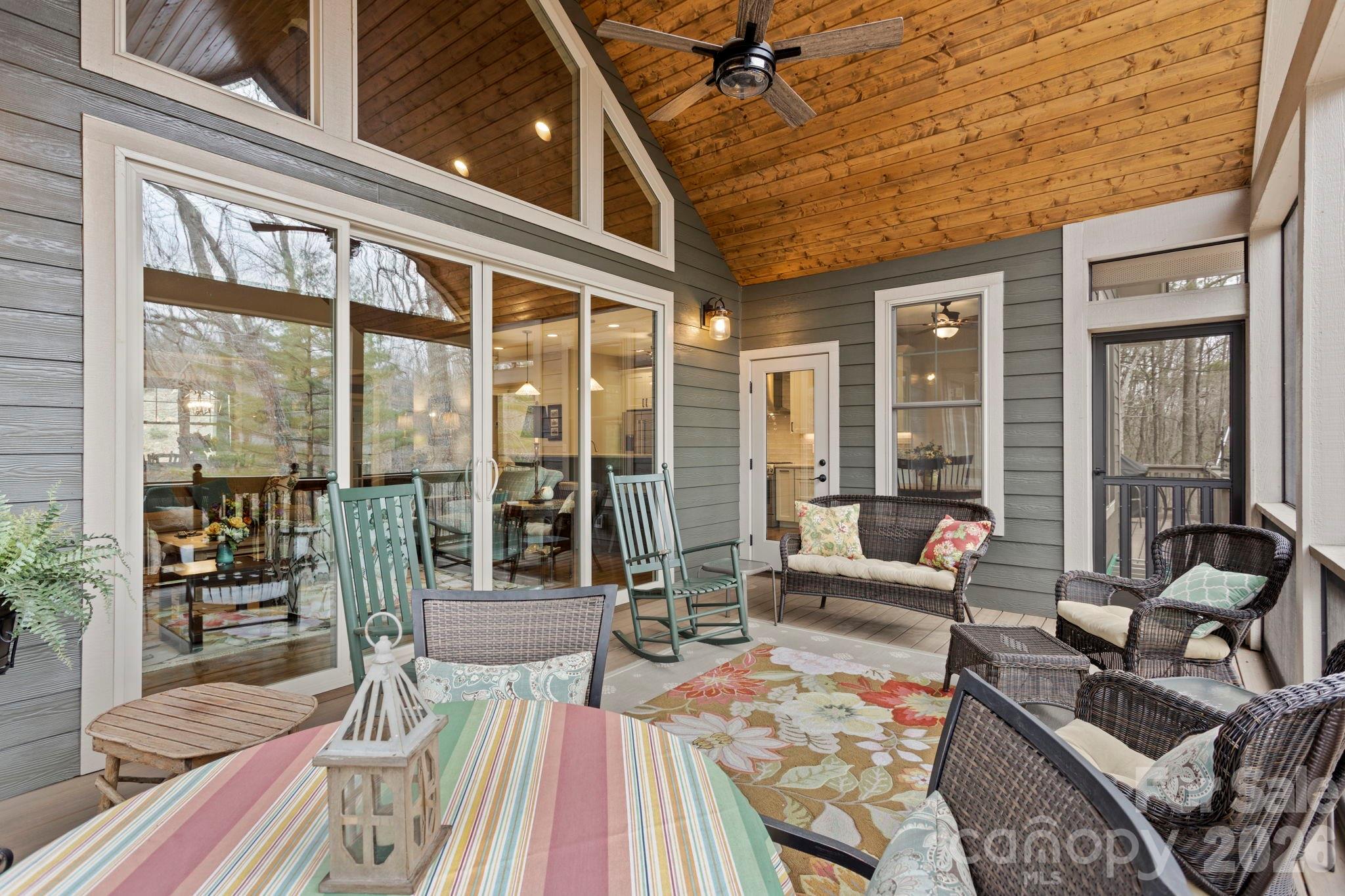 719 Overlook Drive — Flat Rock