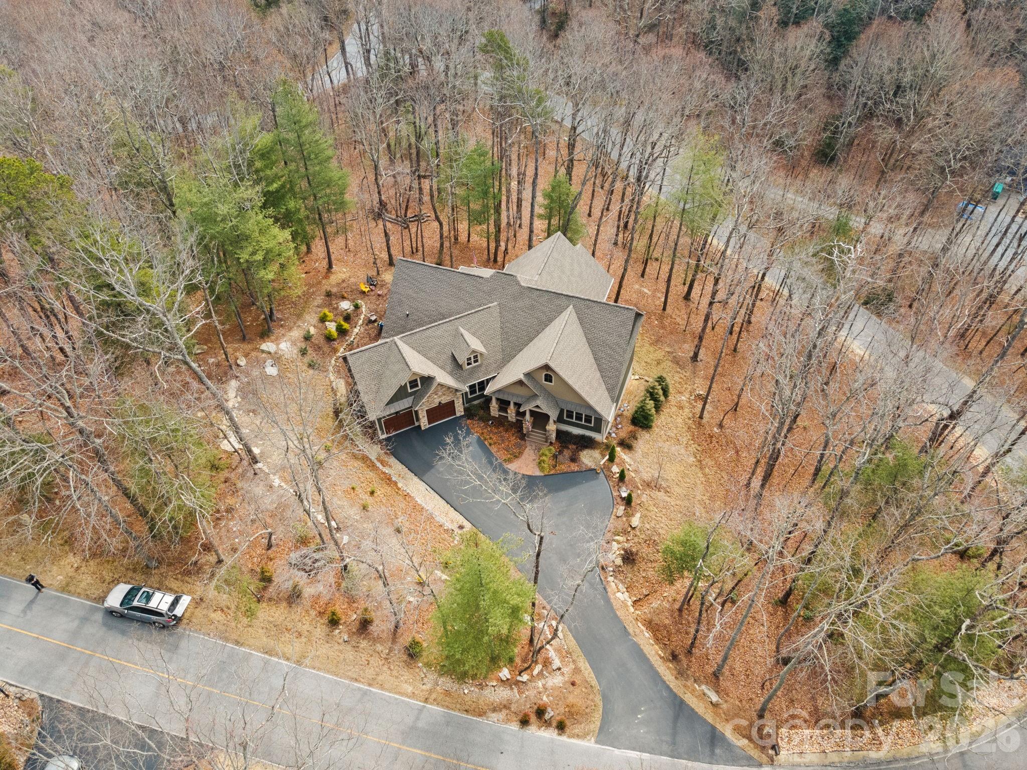 719 Overlook Drive — Flat Rock