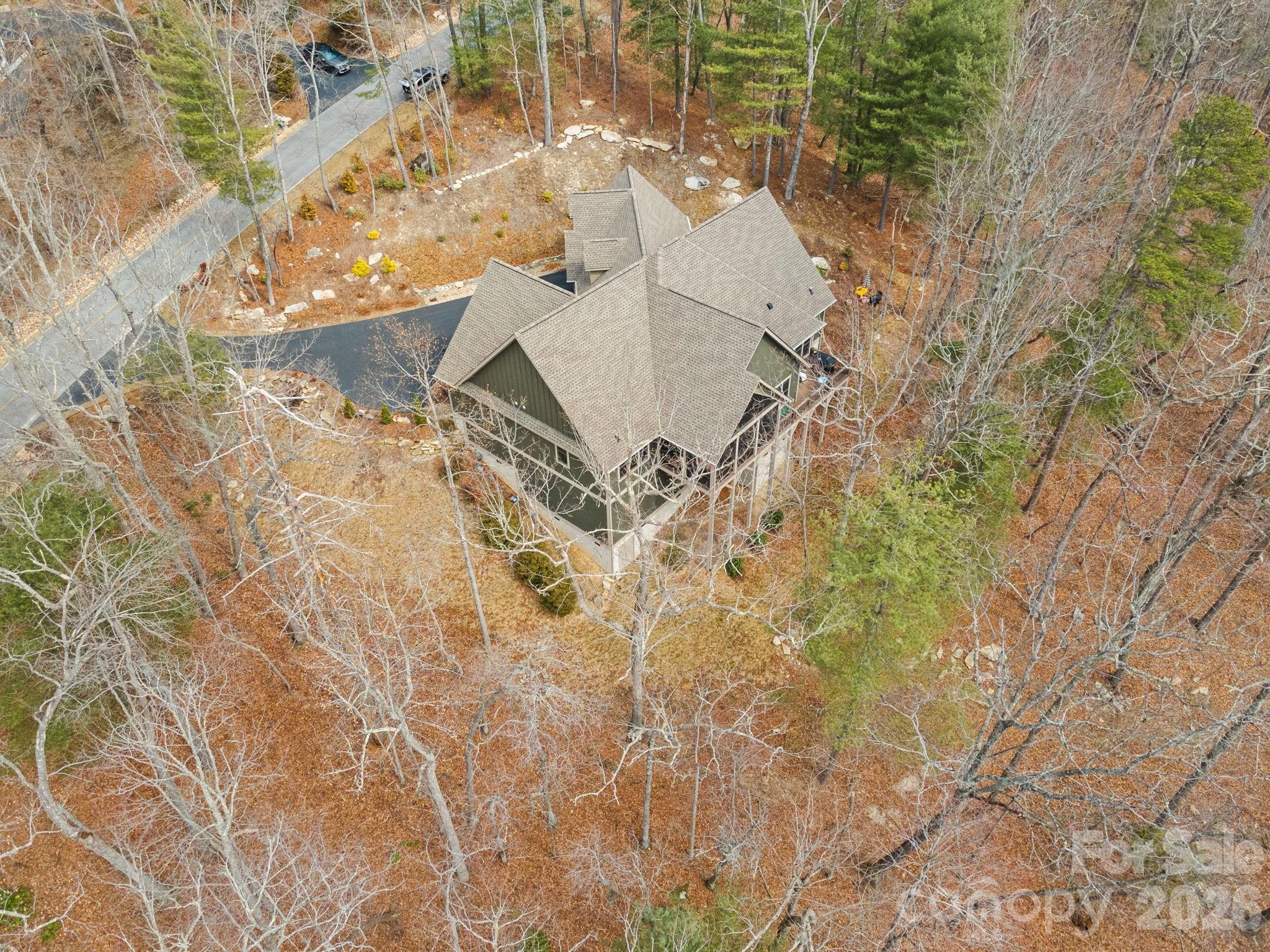 719 Overlook Drive — Flat Rock