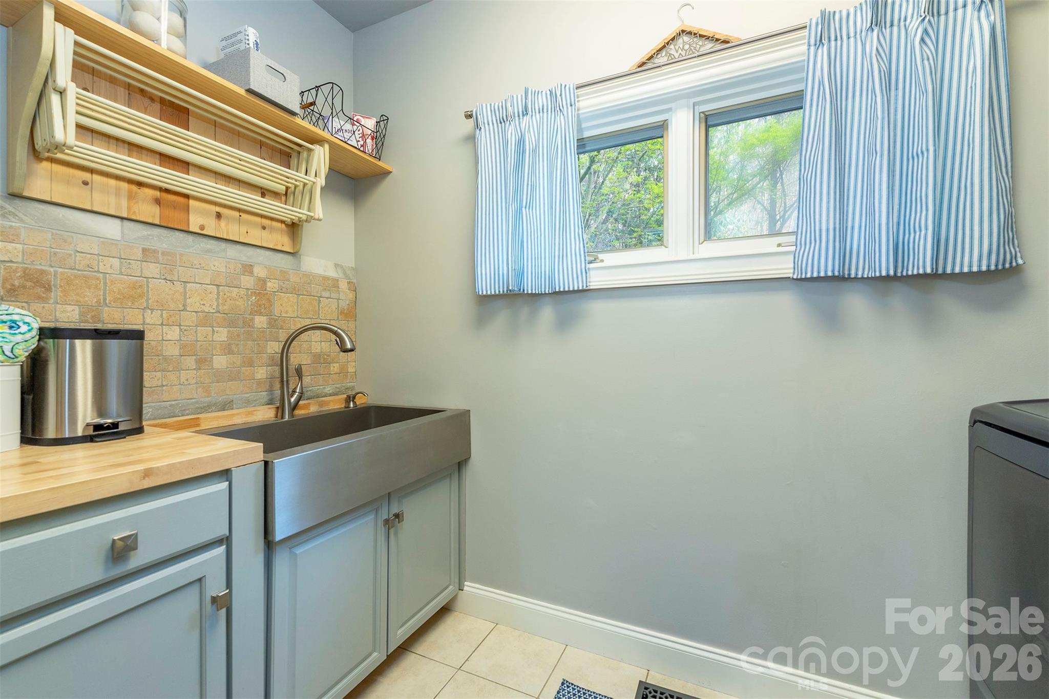 11 Hearthstone Drive — Asheville