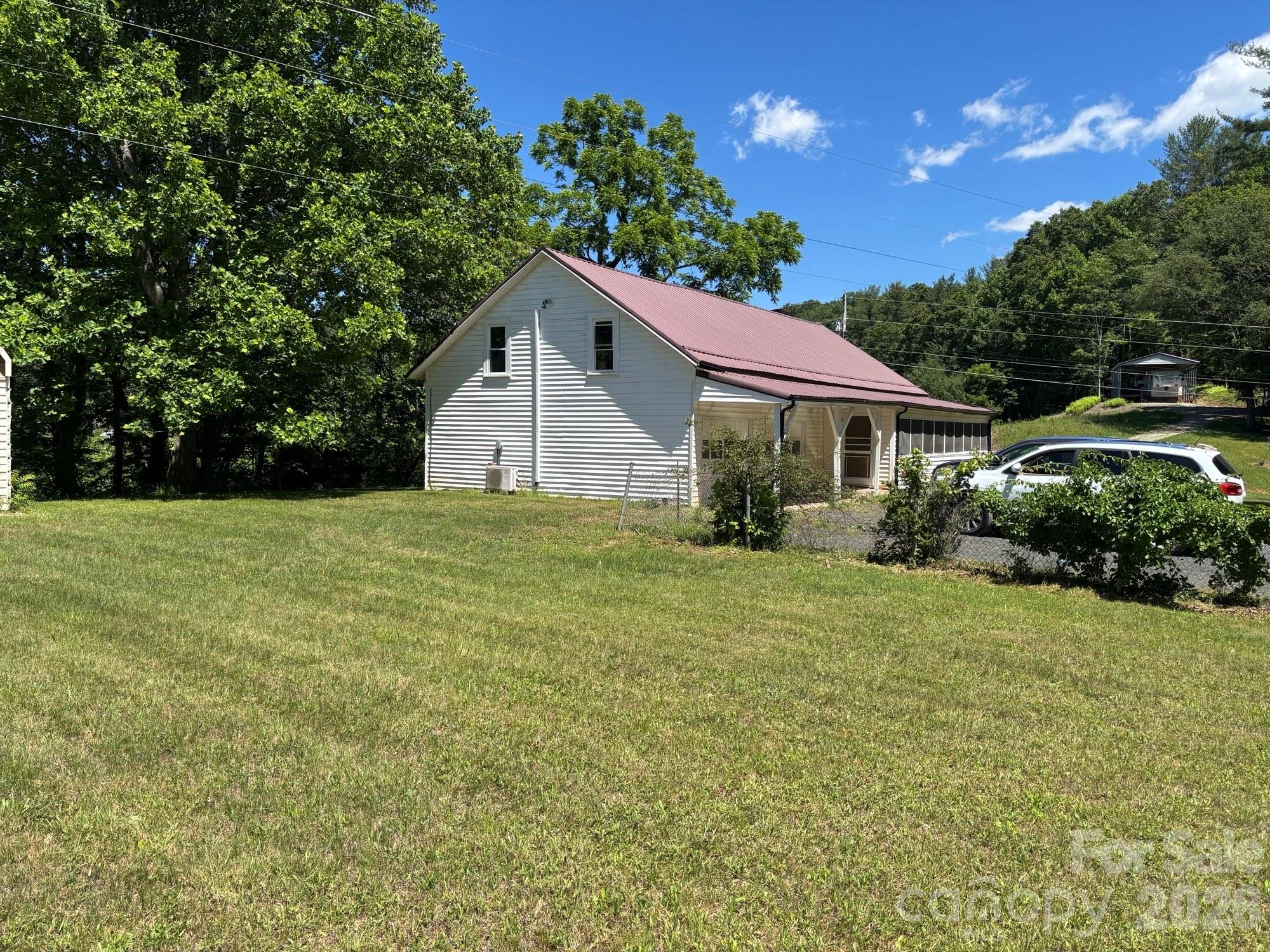 262 Blackberry Lane — Bakersville