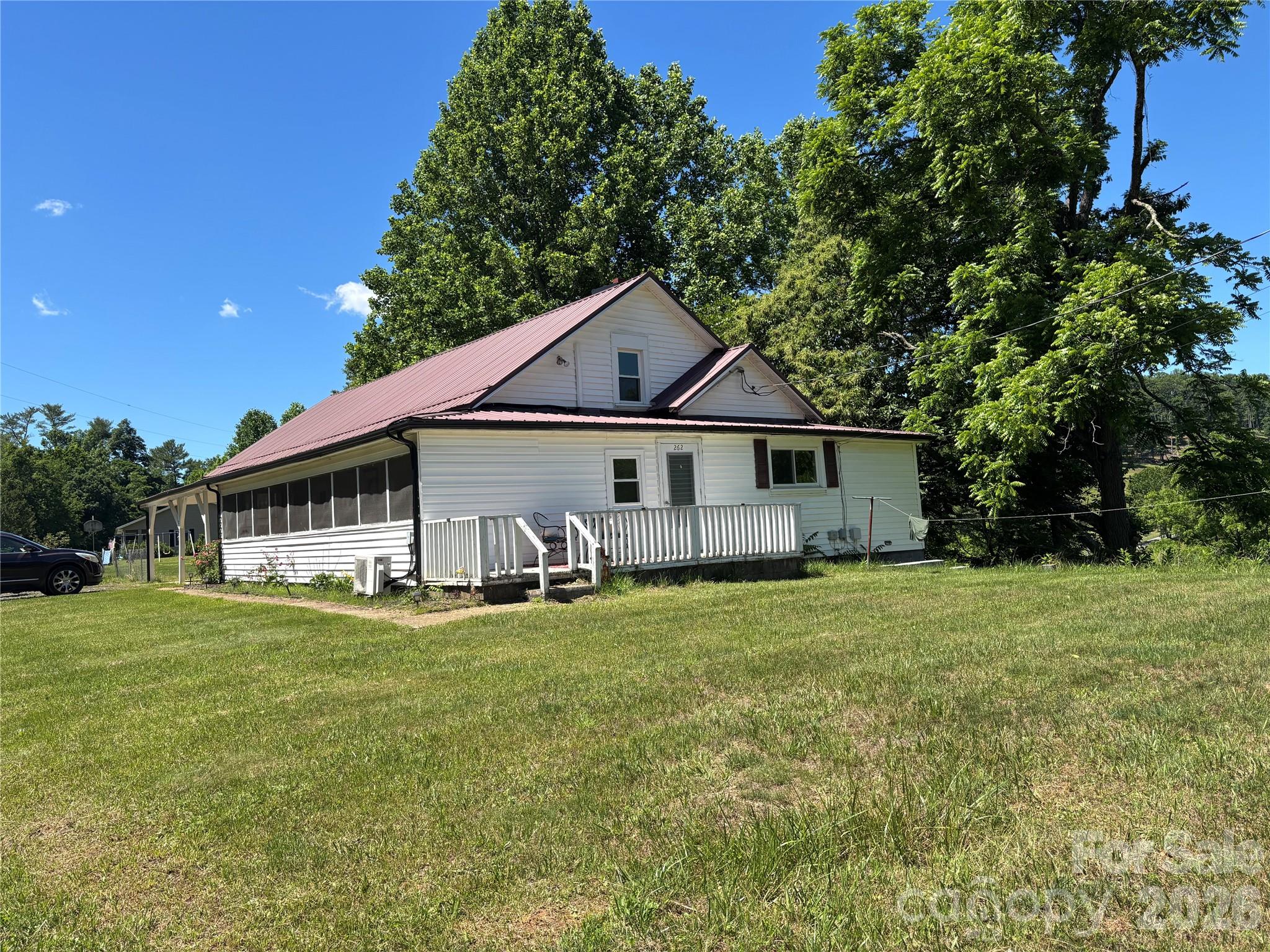 262 Blackberry Lane — Bakersville
