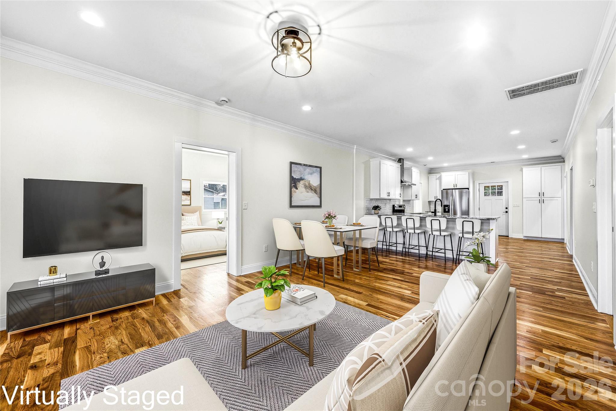 807 N Whitted Street — Hendersonville