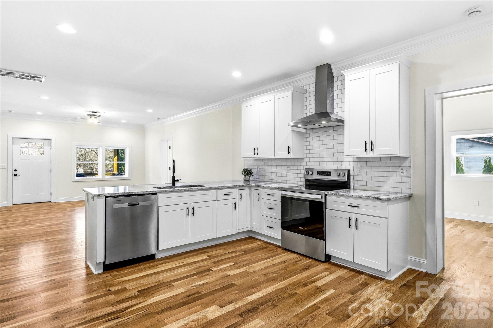 807 N Whitted Street — Hendersonville