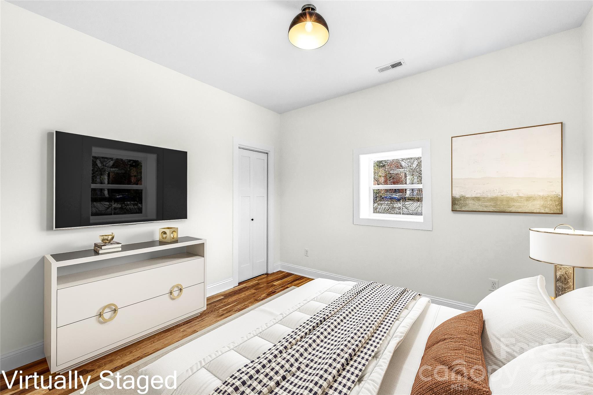 807 N Whitted Street — Hendersonville