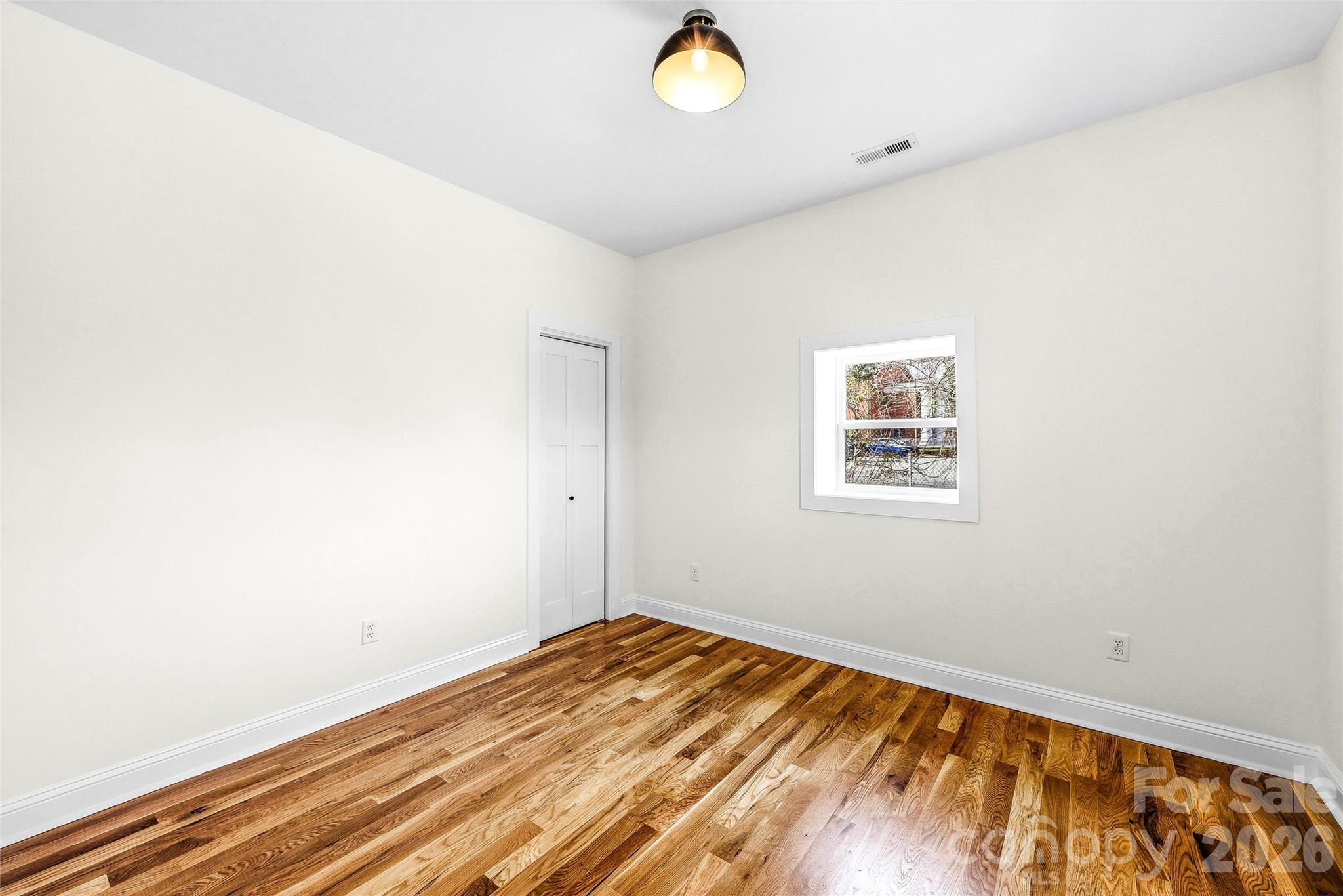 807 N Whitted Street — Hendersonville
