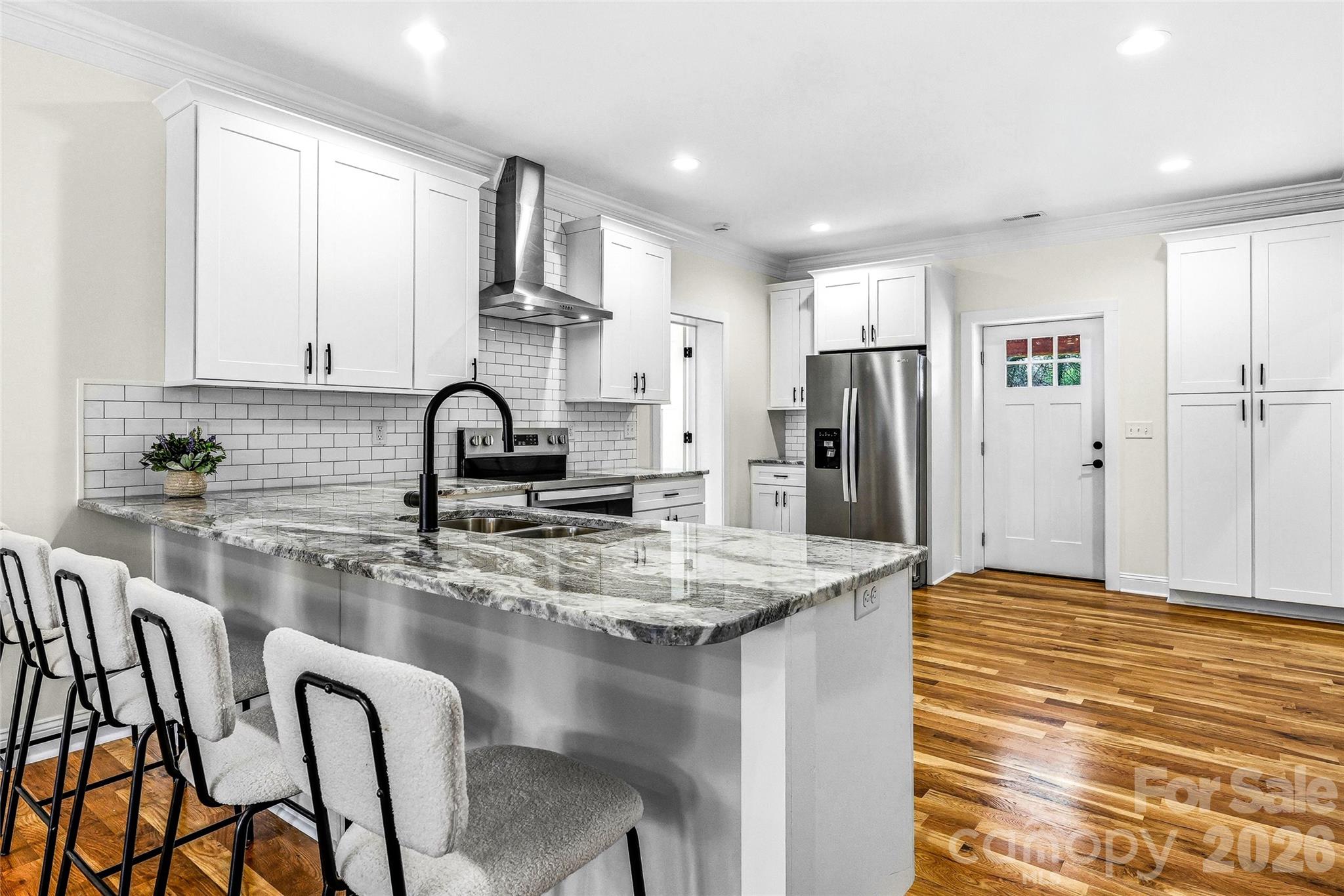 807 N Whitted Street — Hendersonville