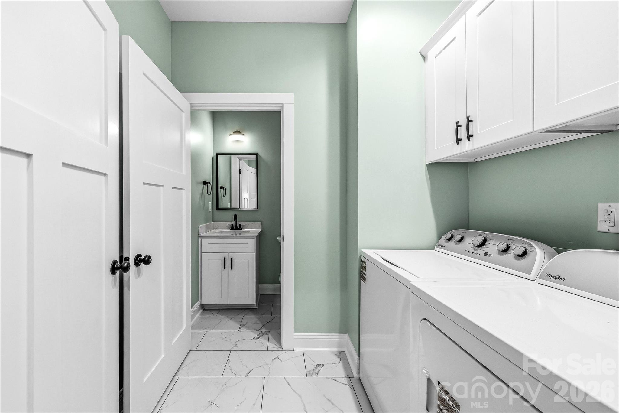 807 N Whitted Street — Hendersonville