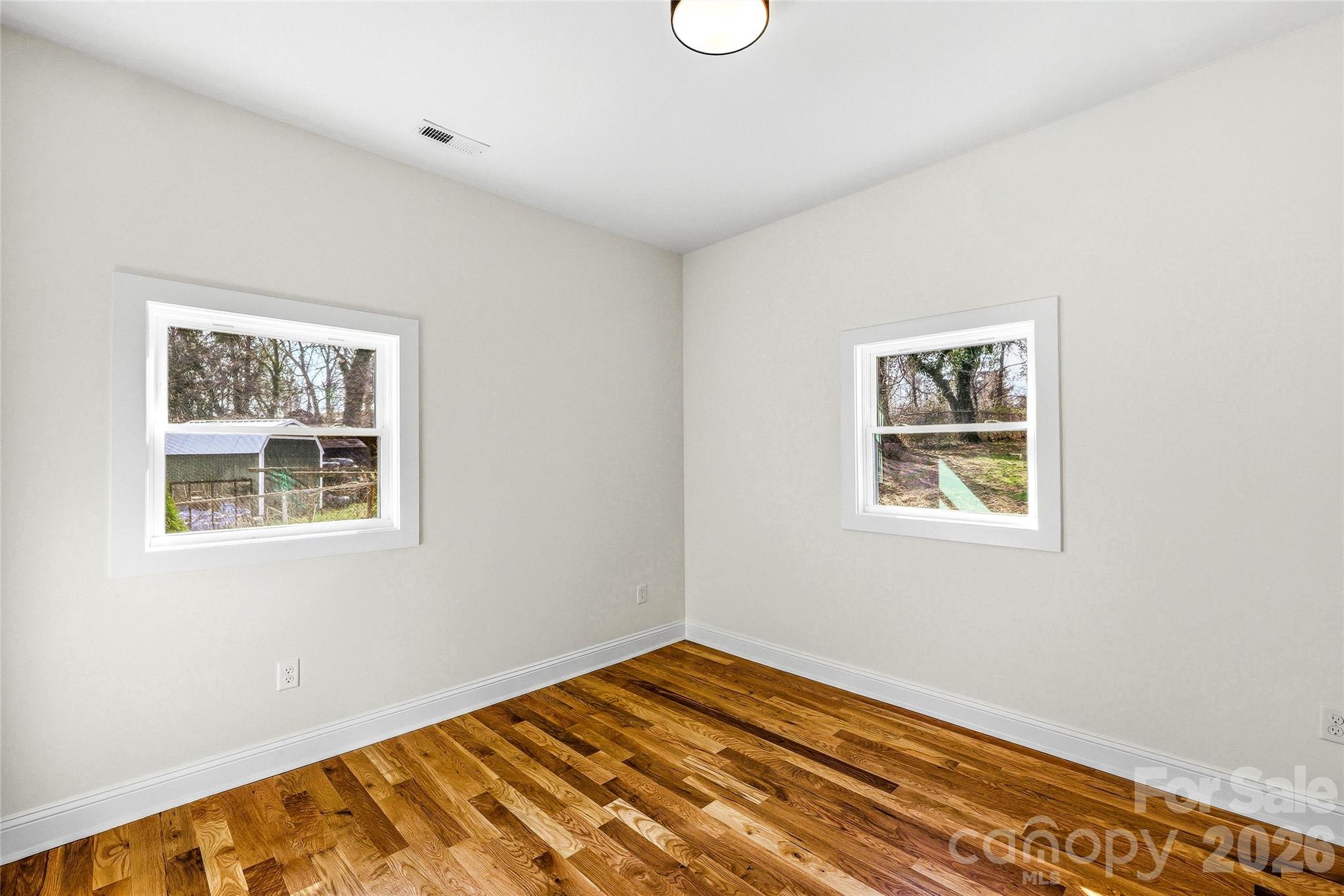 807 N Whitted Street — Hendersonville