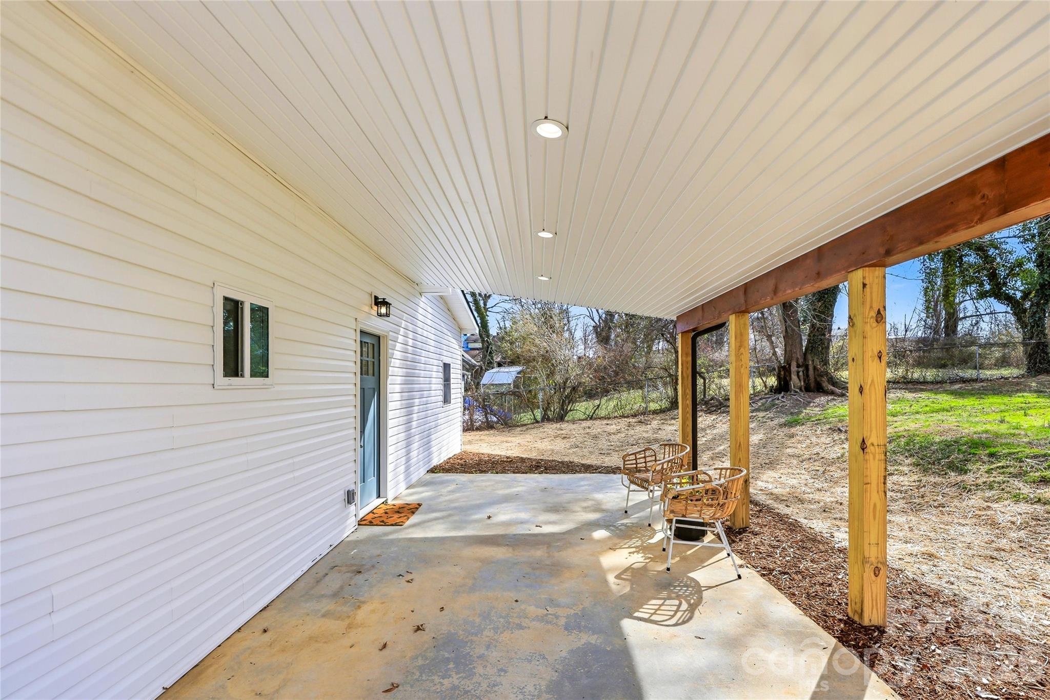807 N Whitted Street — Hendersonville