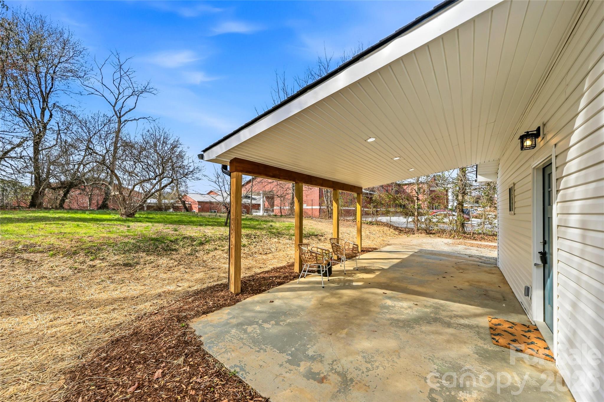 807 N Whitted Street — Hendersonville