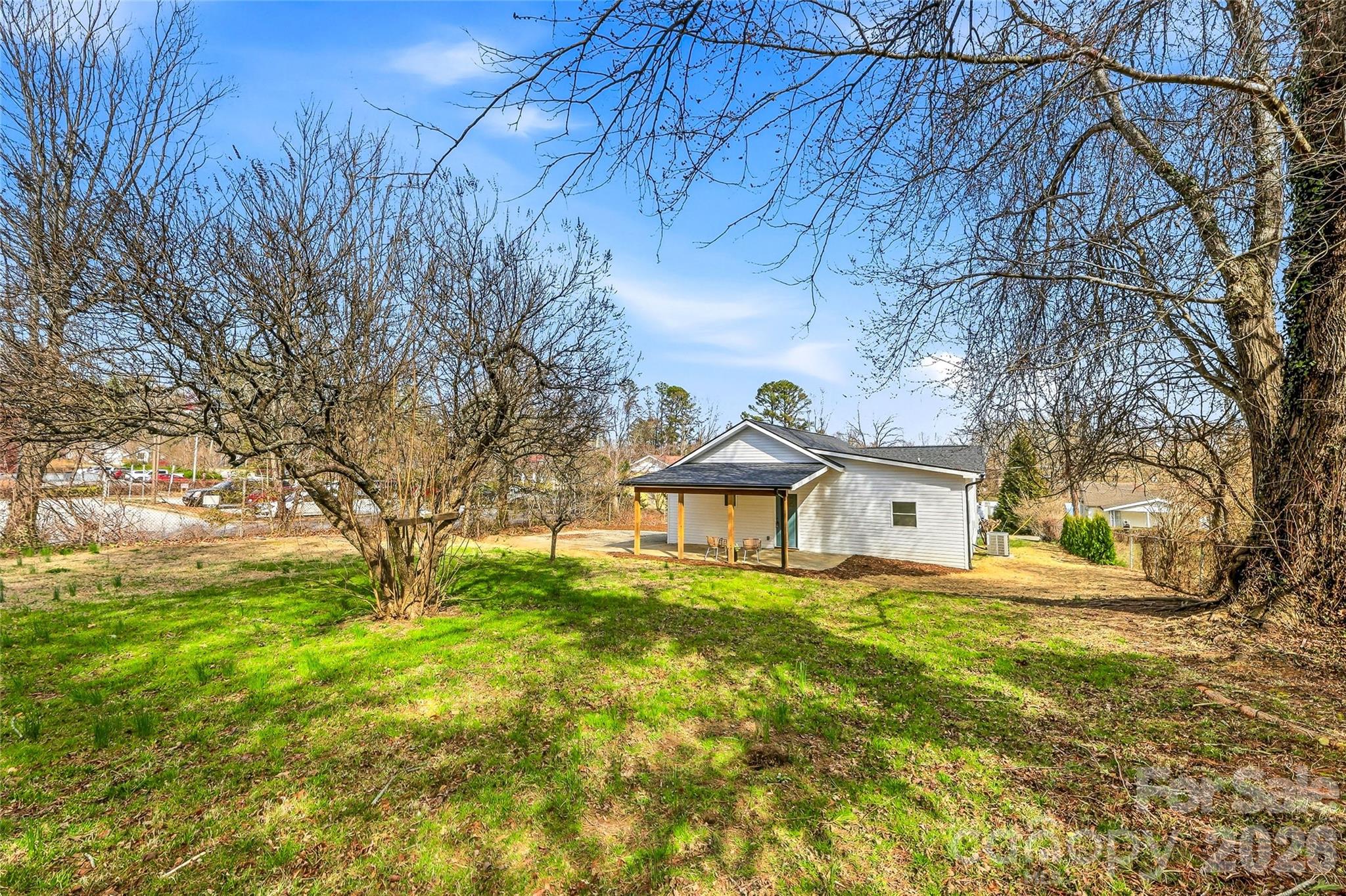 807 N Whitted Street — Hendersonville