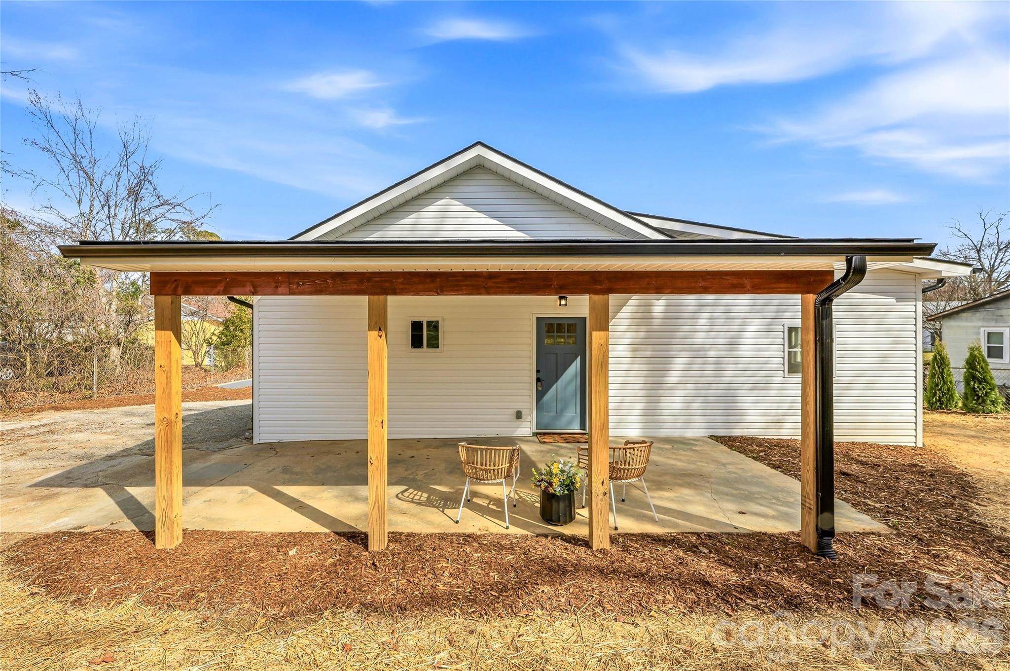 807 N Whitted Street — Hendersonville