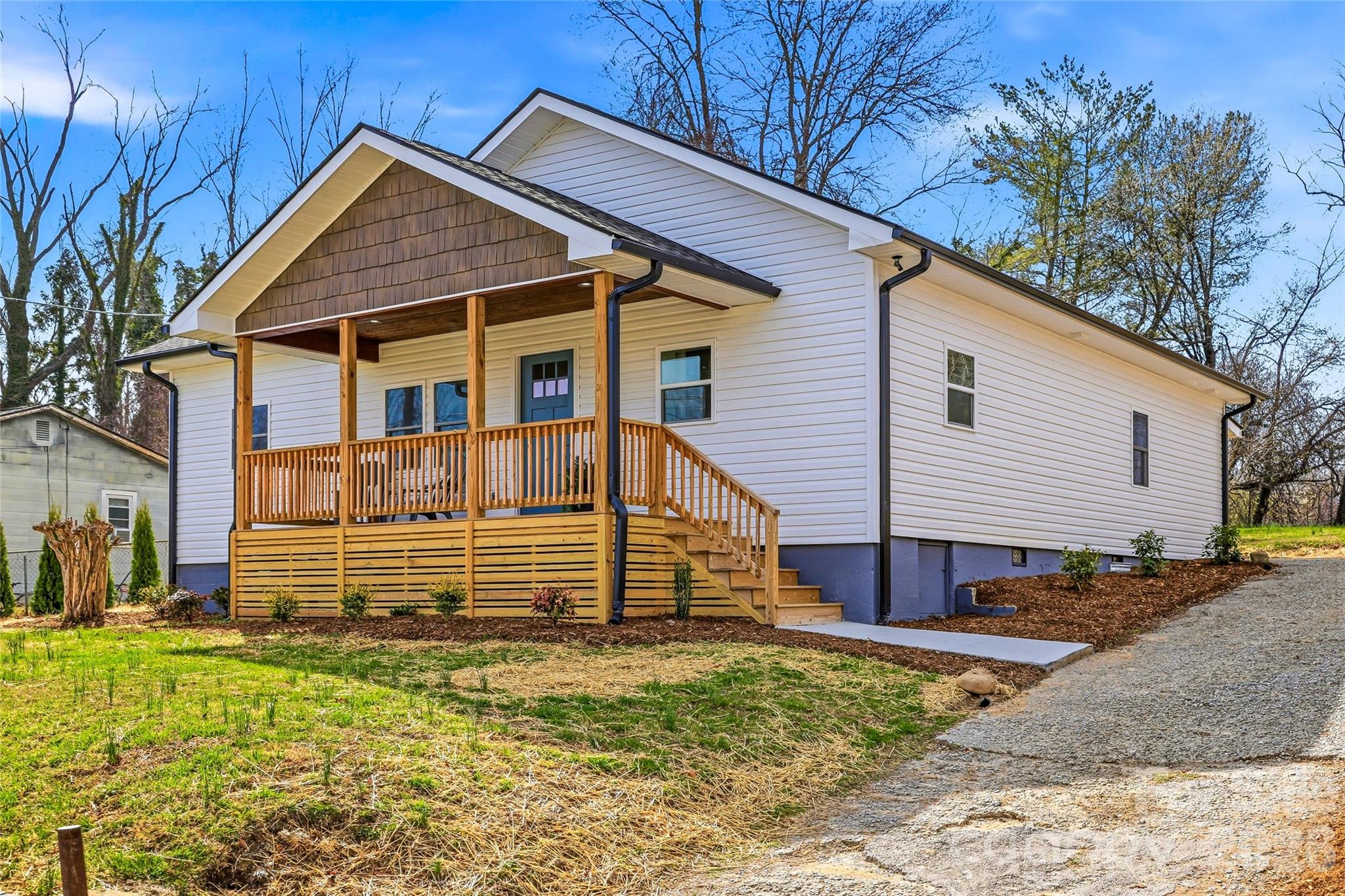 807 N Whitted Street — Hendersonville