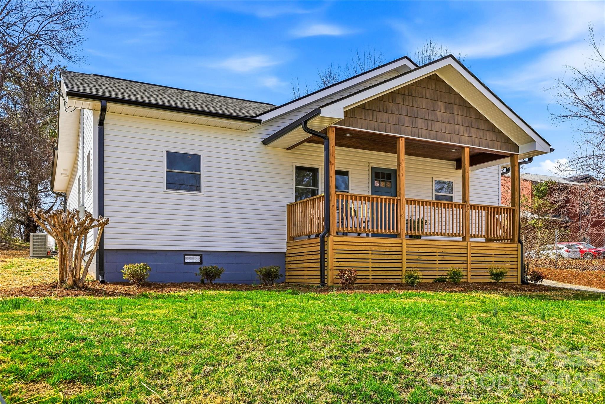 807 N Whitted Street — Hendersonville