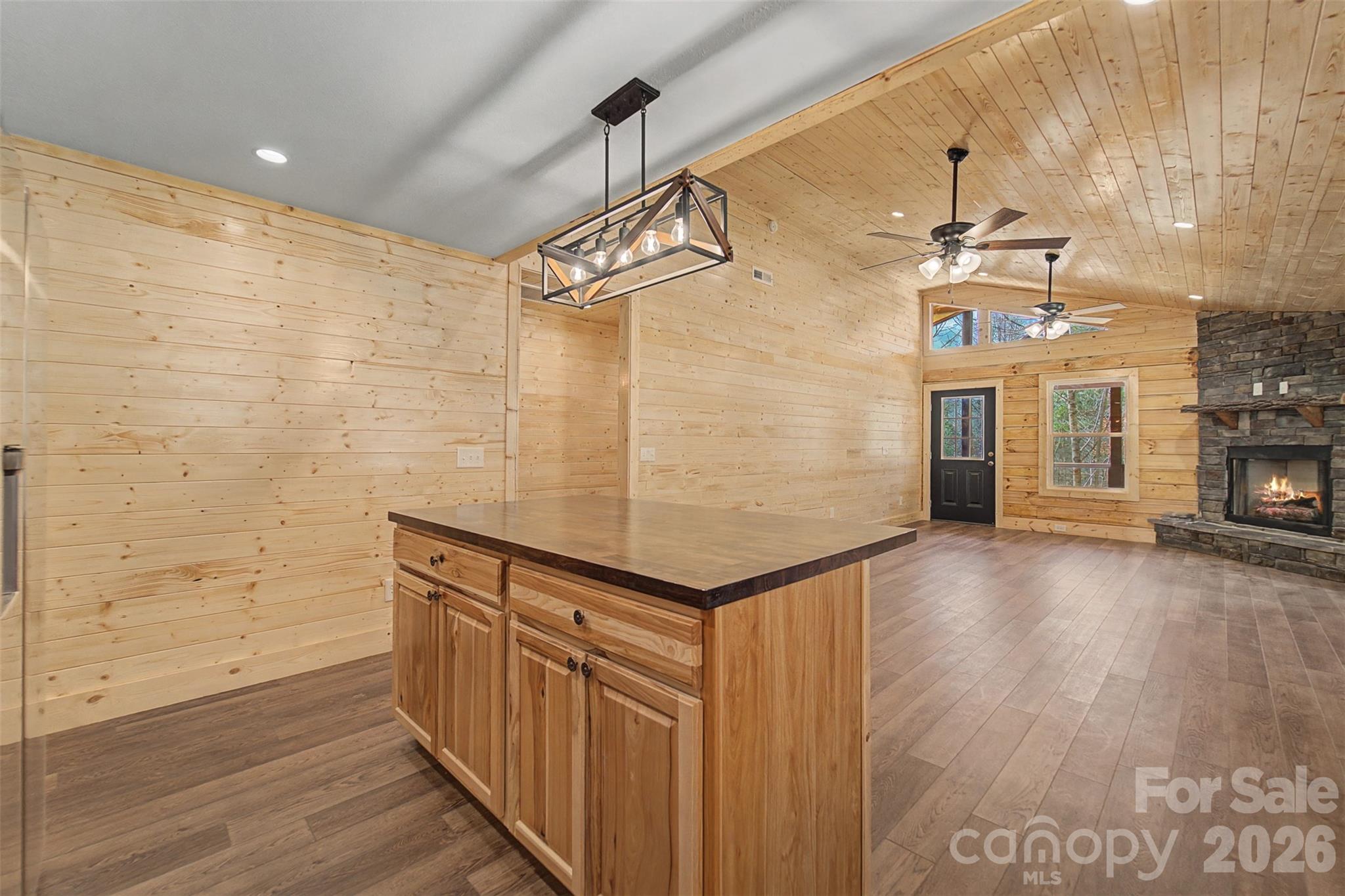 677 Ridgetop Circle — Whittier