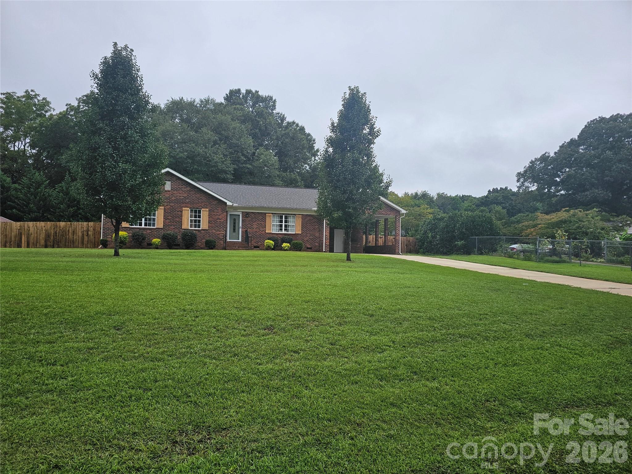 11001 S Hampton Drive — Mint Hill
