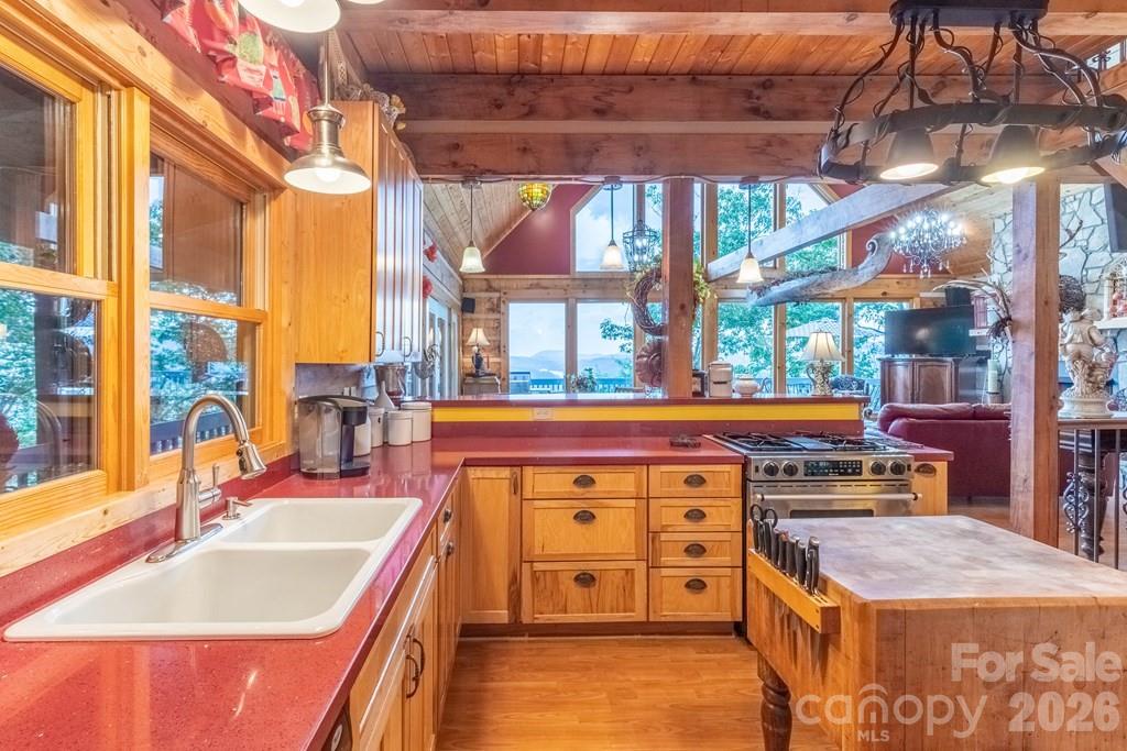 1783 W Cliff Road — Cullowhee