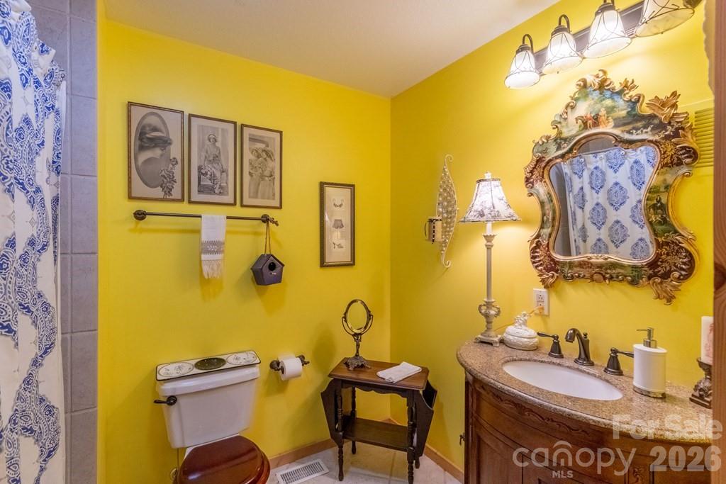 1783 W Cliff Road — Cullowhee