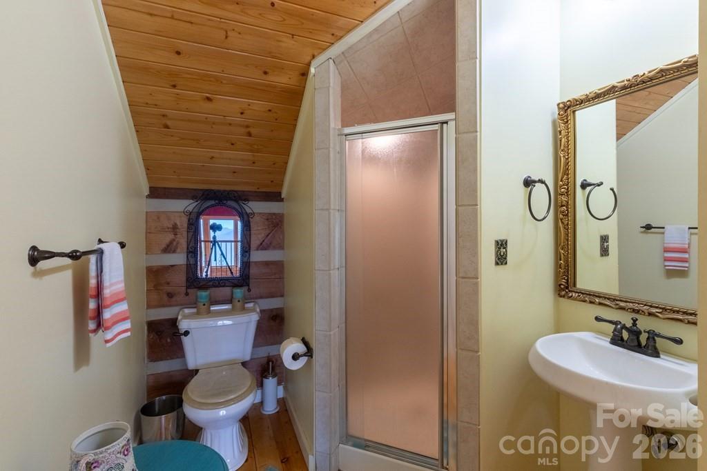 1783 W Cliff Road — Cullowhee