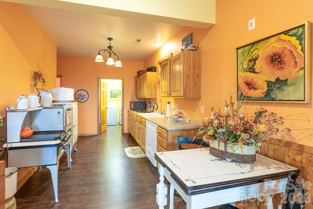 1783 W Cliff Road — Cullowhee