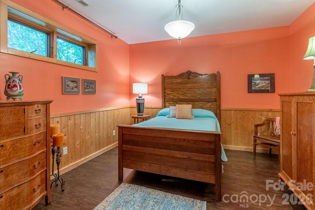 1783 W Cliff Road — Cullowhee