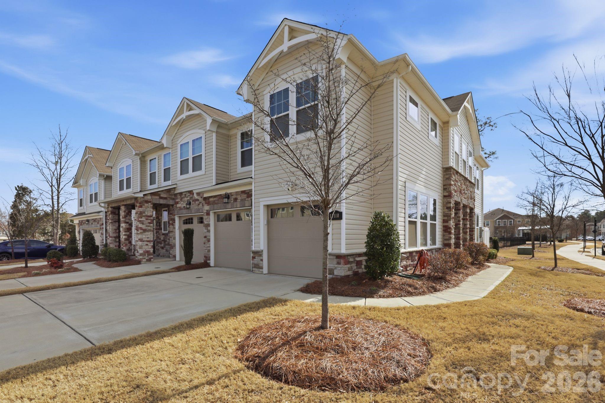 11110 Chalkbark Lane — Charlotte
