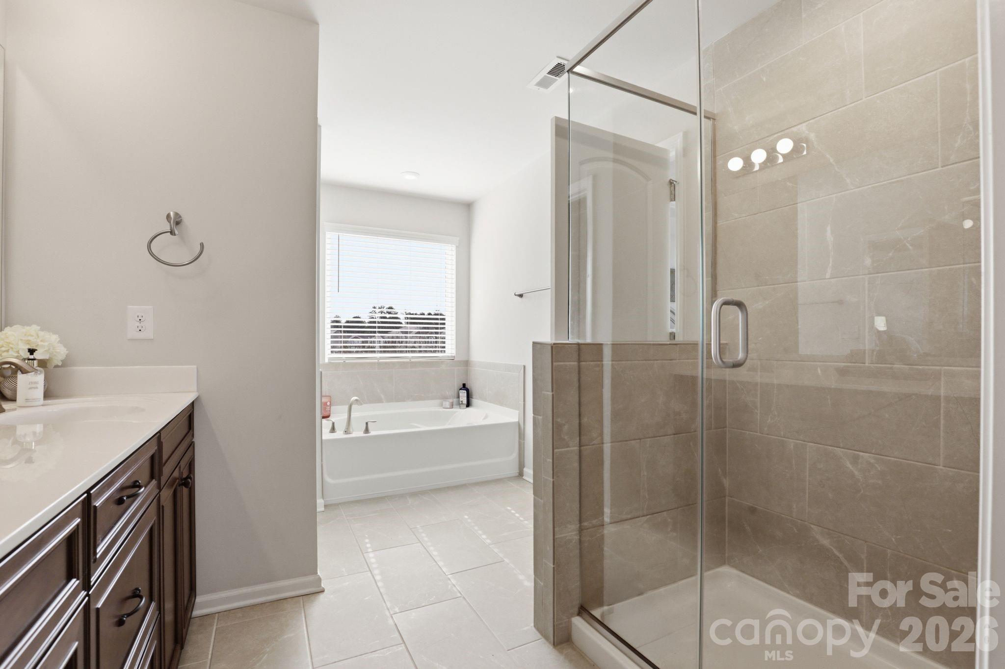 11110 Chalkbark Lane — Charlotte