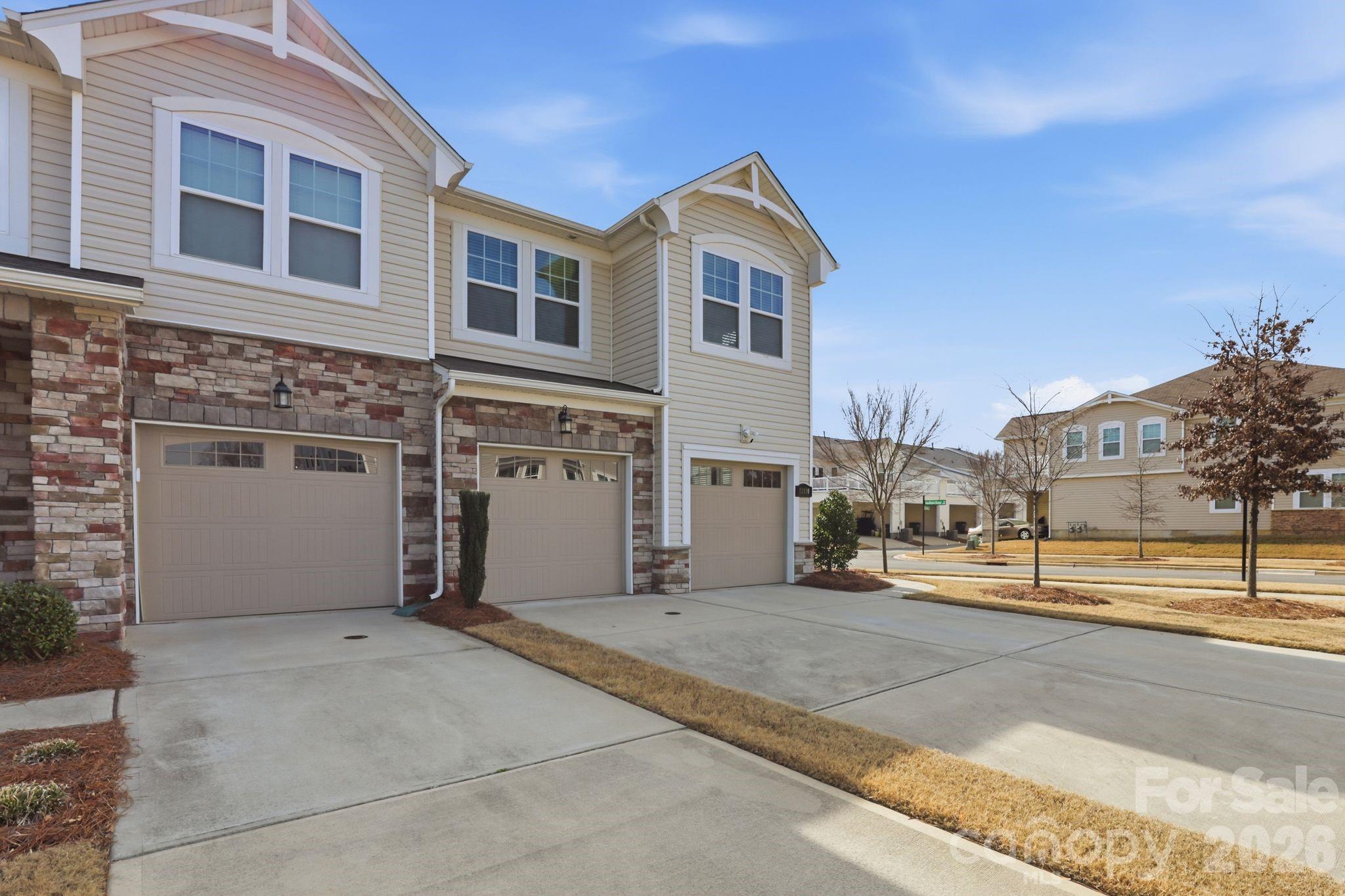 11110 Chalkbark Lane — Charlotte