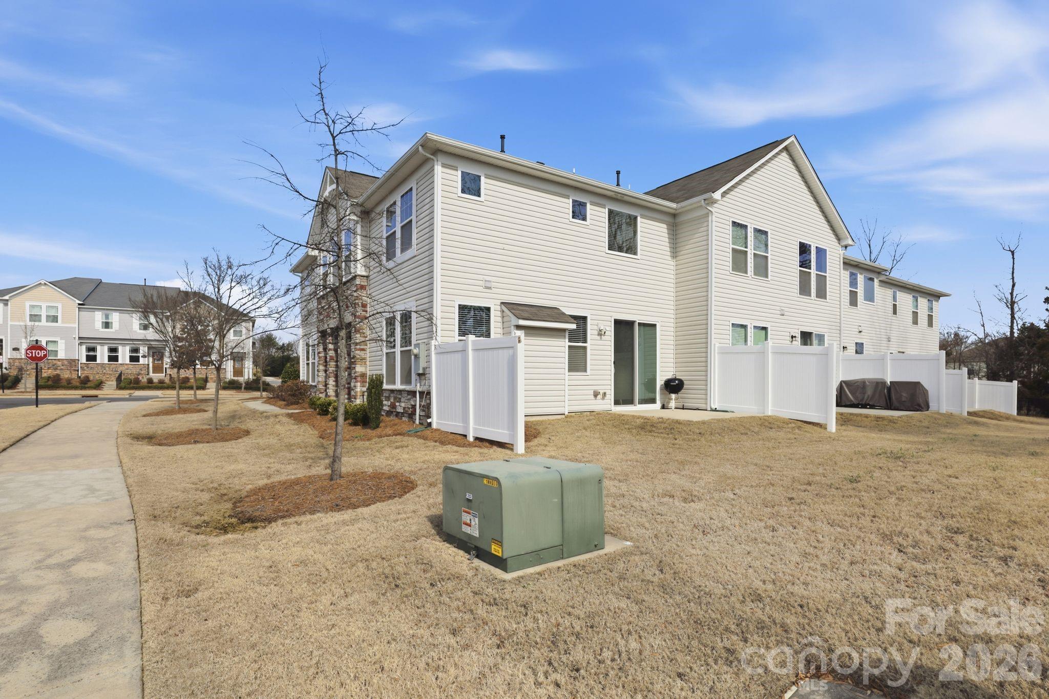 11110 Chalkbark Lane — Charlotte