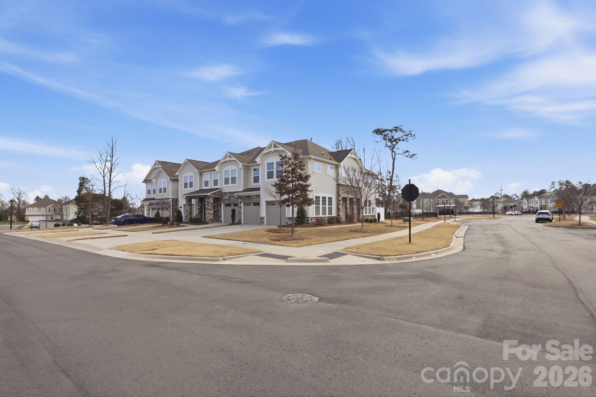 11110 Chalkbark Lane — Charlotte