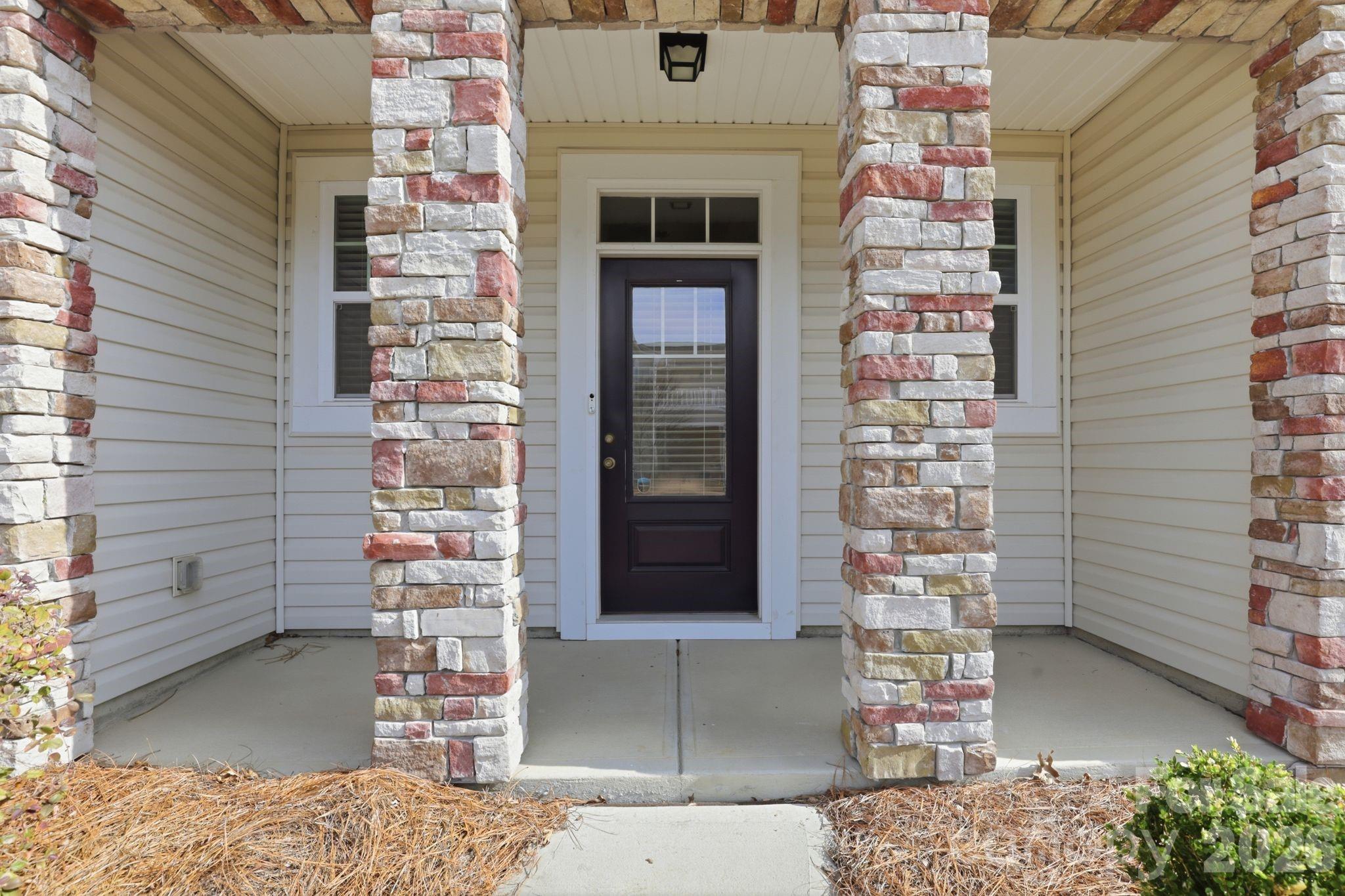 11110 Chalkbark Lane — Charlotte