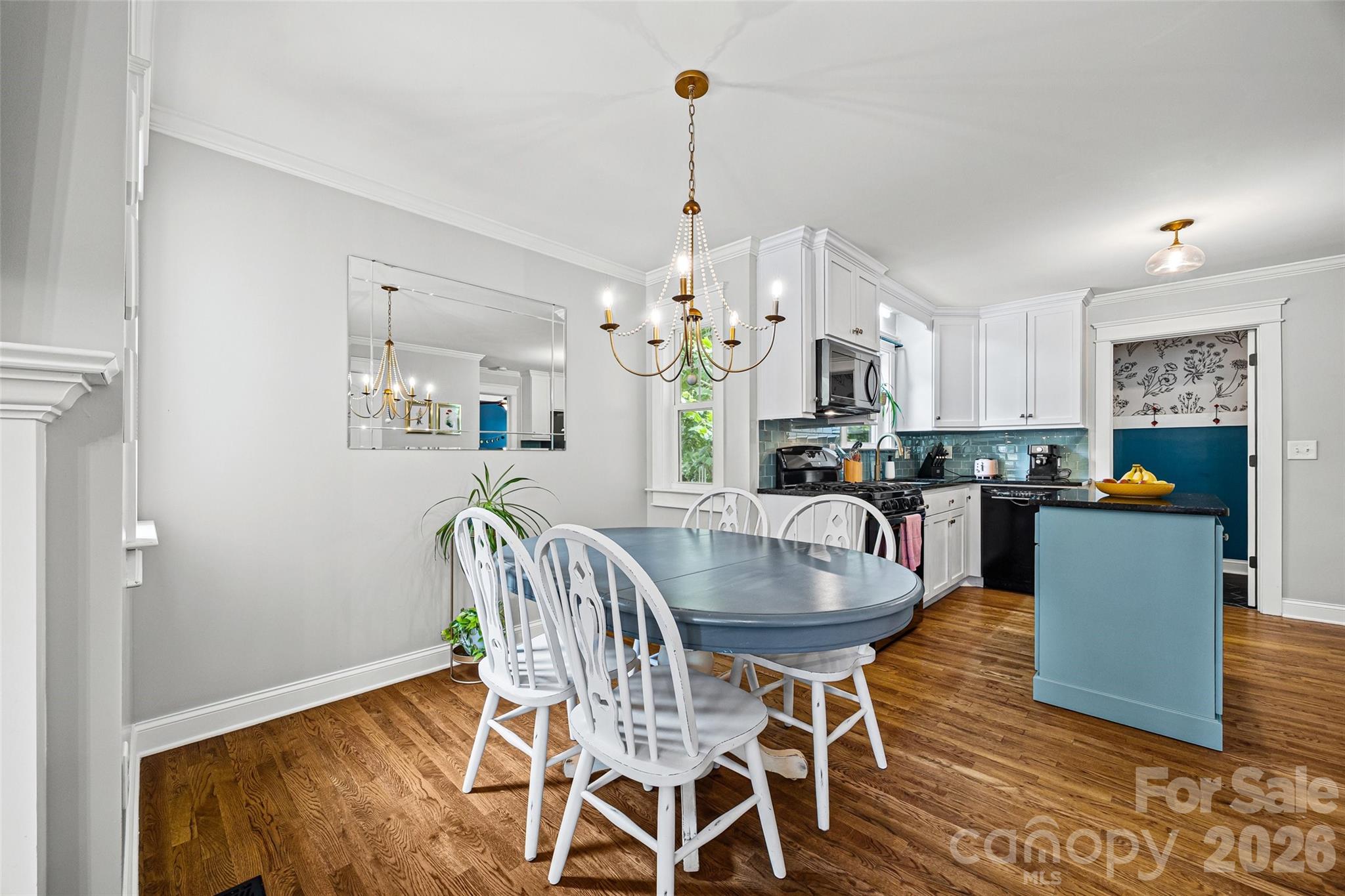 206 W Woodrow Avenue — Belmont