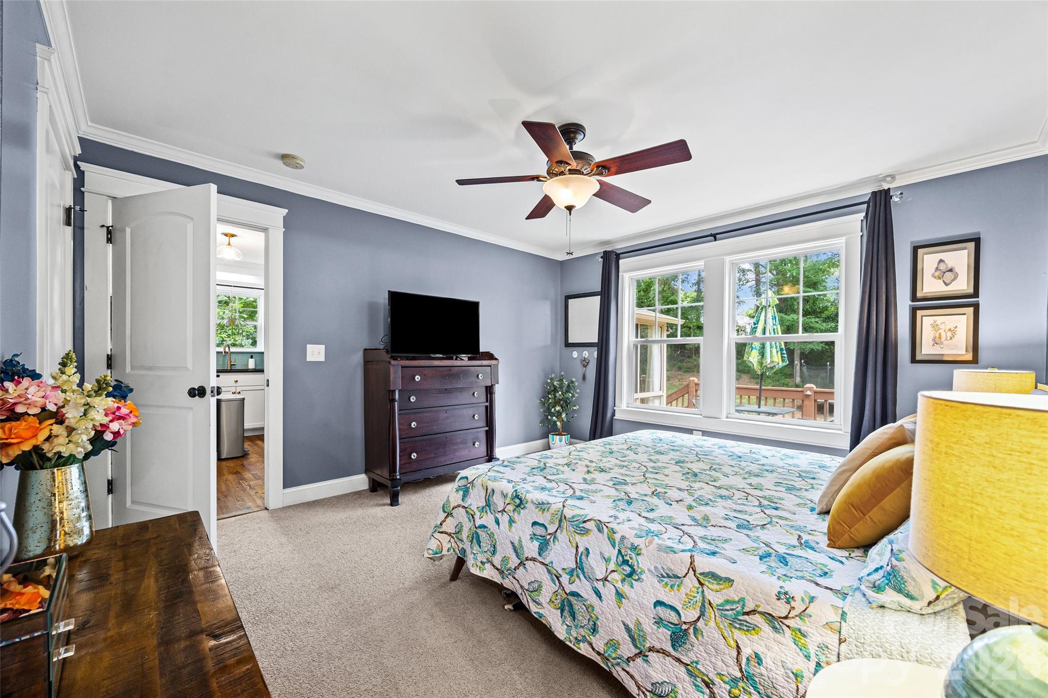 206 W Woodrow Avenue — Belmont