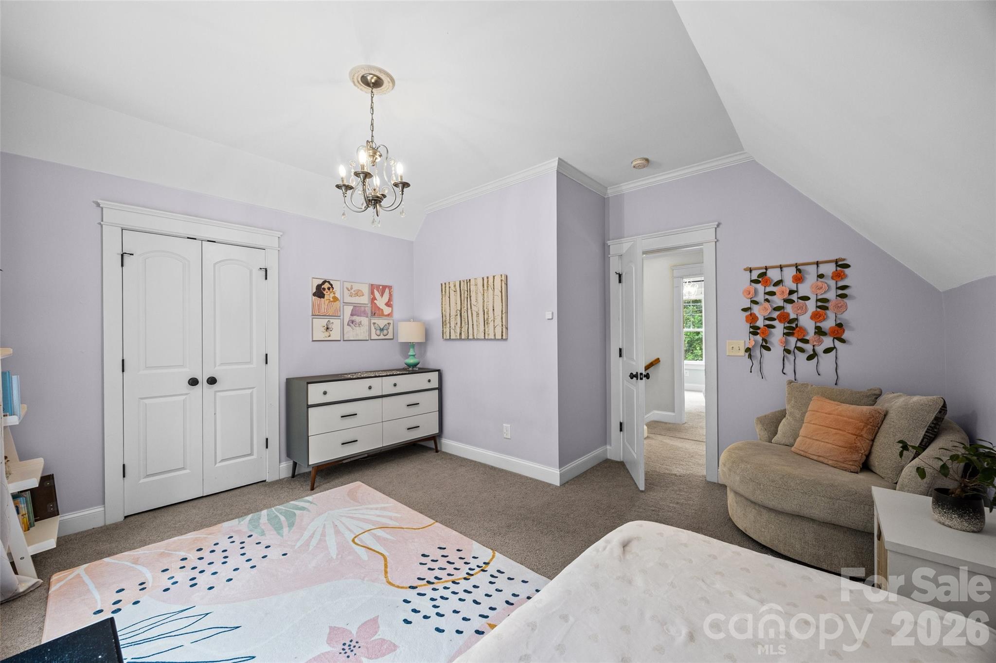 206 W Woodrow Avenue — Belmont
