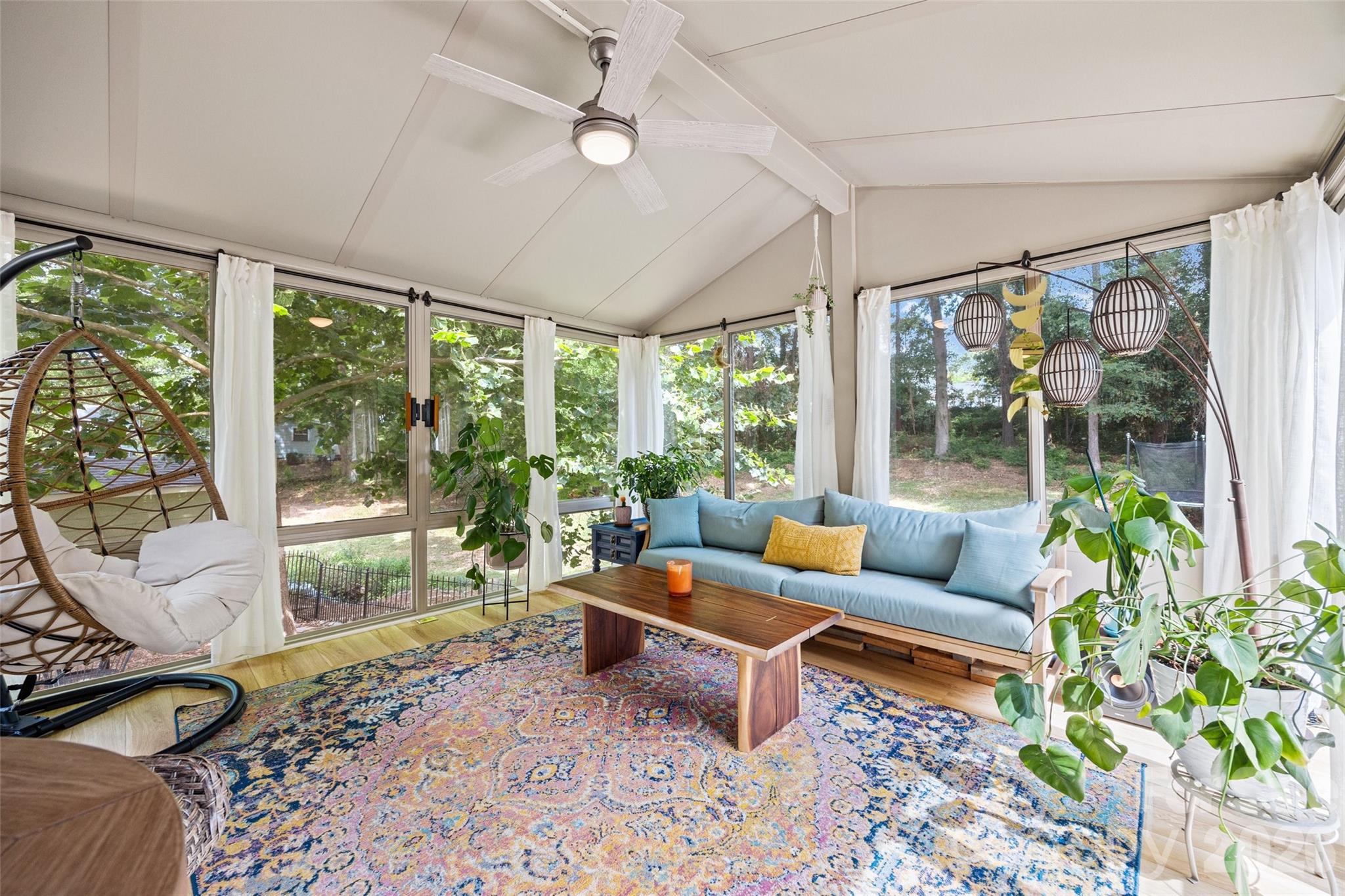206 W Woodrow Avenue — Belmont